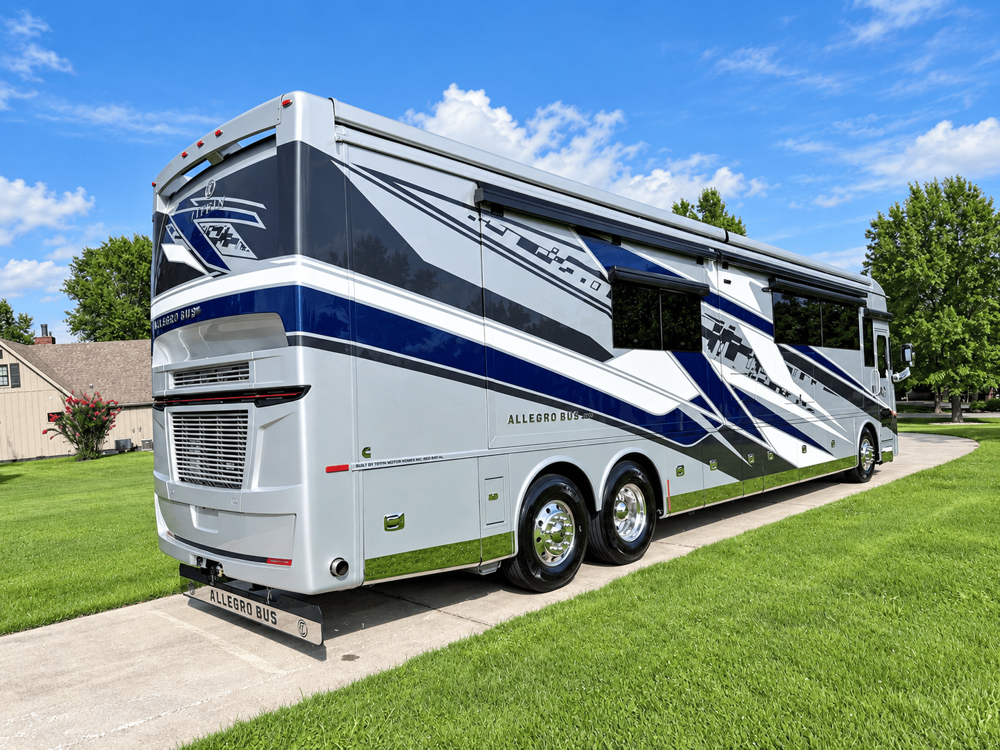 2027 Tiffin Motorhomes 2027 Tiffin Motorhomes Allegro Bus - thumbnail 2