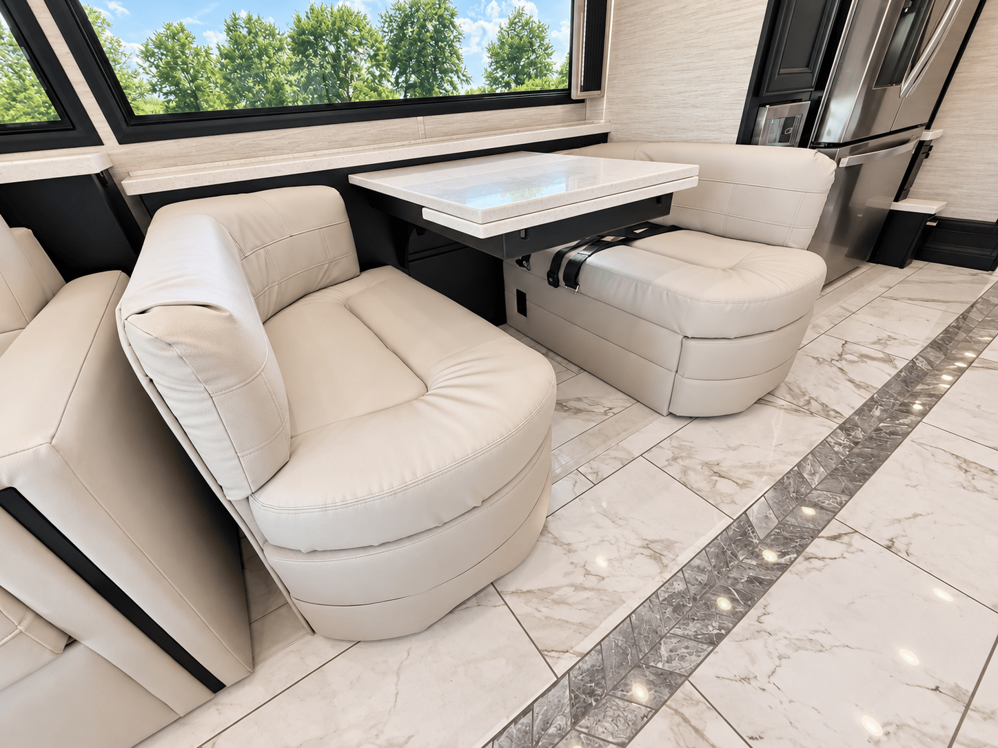 2027 Tiffin Motorhomes 2027 Tiffin Motorhomes Allegro Bus - thumbnail 17