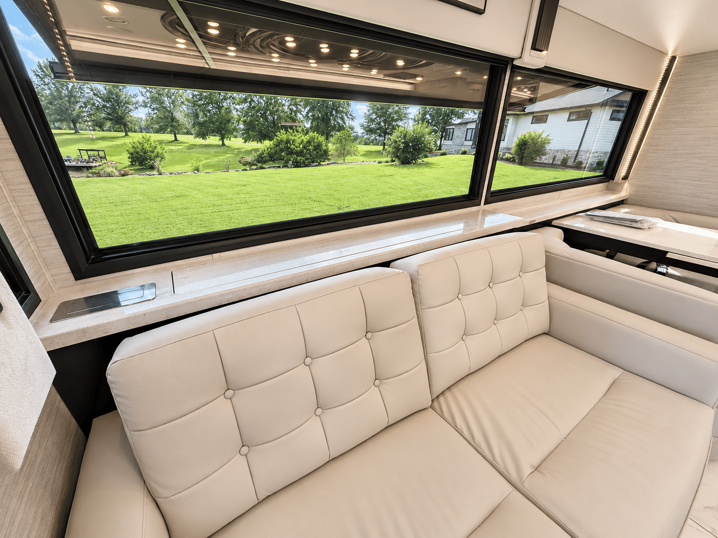 2027 Tiffin Motorhomes 2027 Tiffin Motorhomes Allegro Bus - thumbnail 18