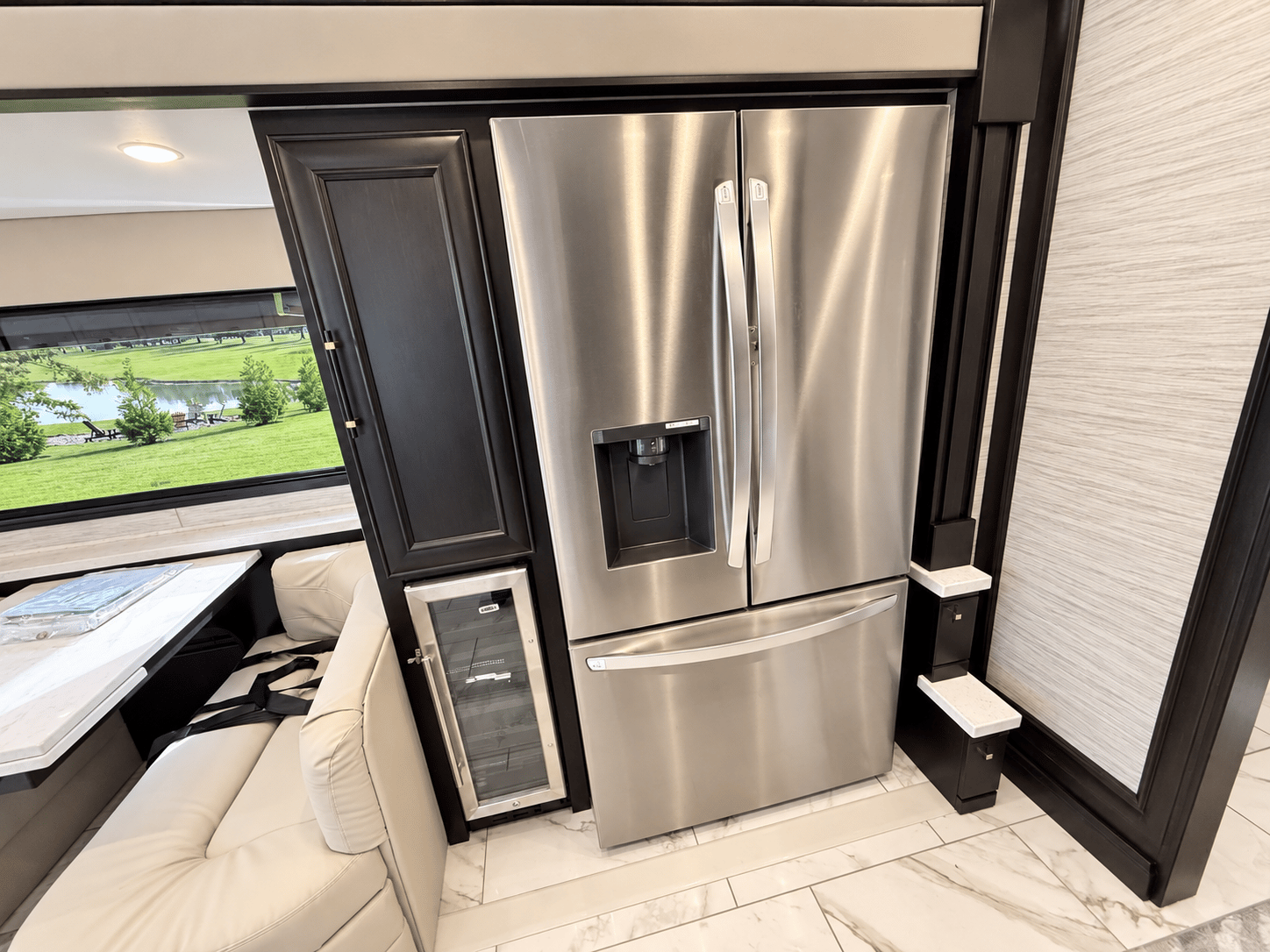 2027 Tiffin Motorhomes 2027 Tiffin Motorhomes Allegro Bus - thumbnail 25
