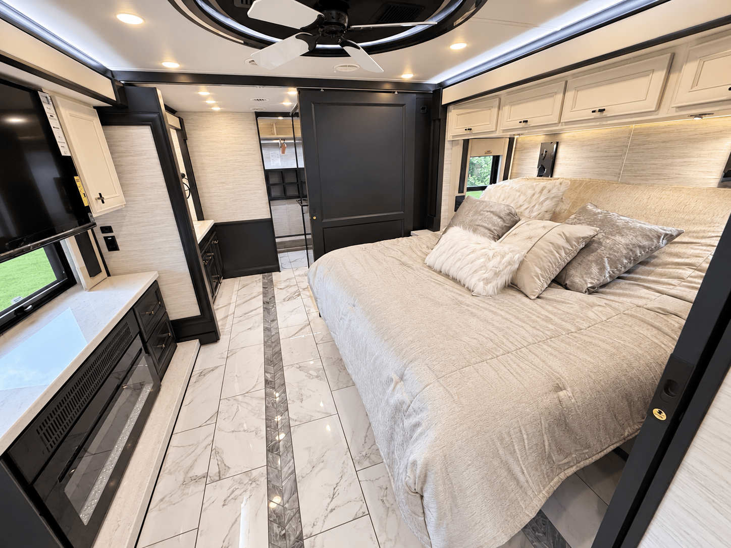 2027 Tiffin Motorhomes 2027 Tiffin Motorhomes Allegro Bus - thumbnail 29