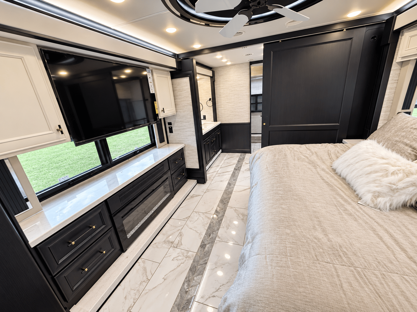 2027 Tiffin Motorhomes 2027 Tiffin Motorhomes Allegro Bus - thumbnail 30