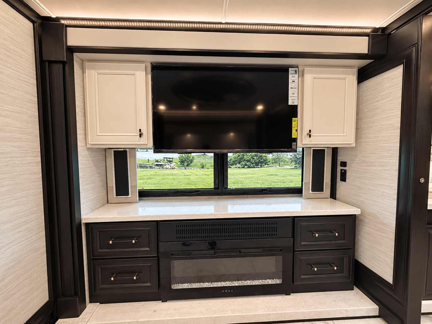 2027 Tiffin Motorhomes 2027 Tiffin Motorhomes Allegro Bus - thumbnail 32