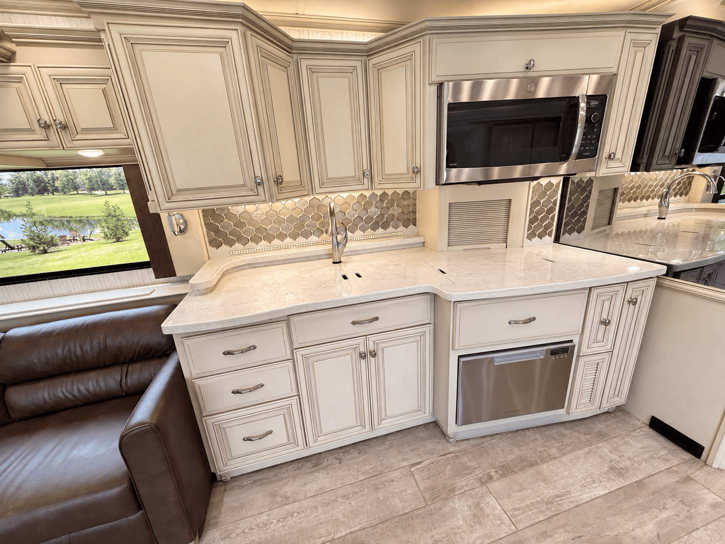 2019 Newmar 2019 Newmar Essex - thumbnail 19