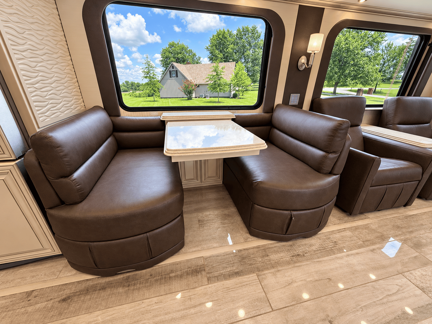 2019 Newmar 2019 Newmar Essex - thumbnail 22
