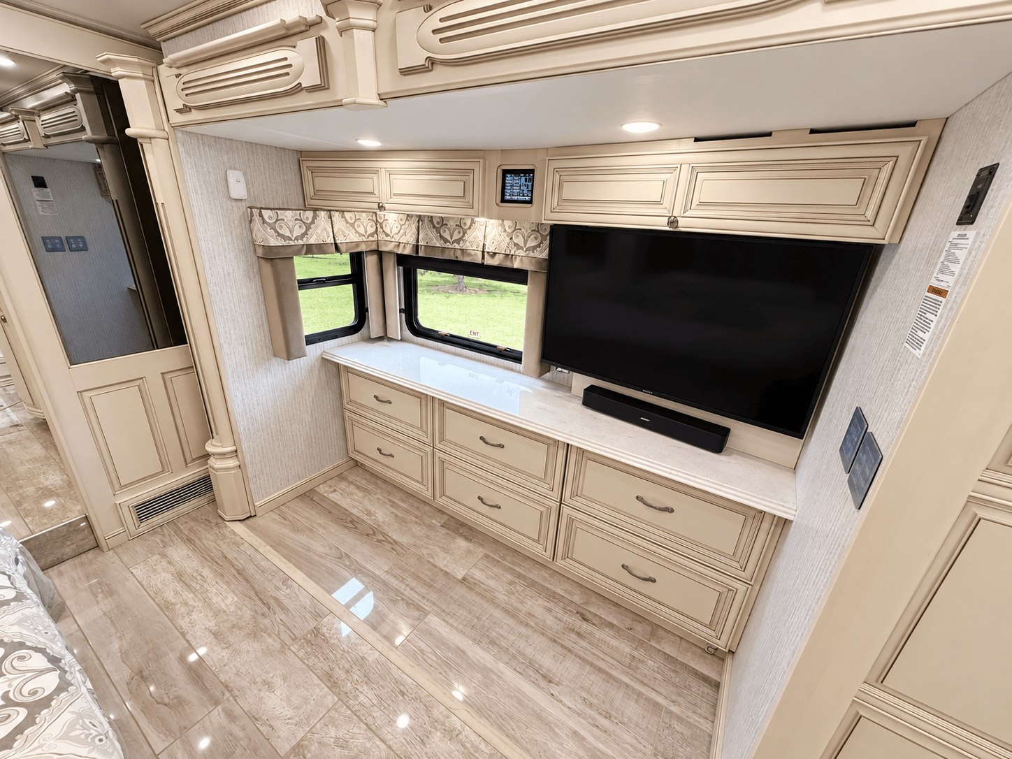 2019 Newmar 2019 Newmar Essex - thumbnail 30