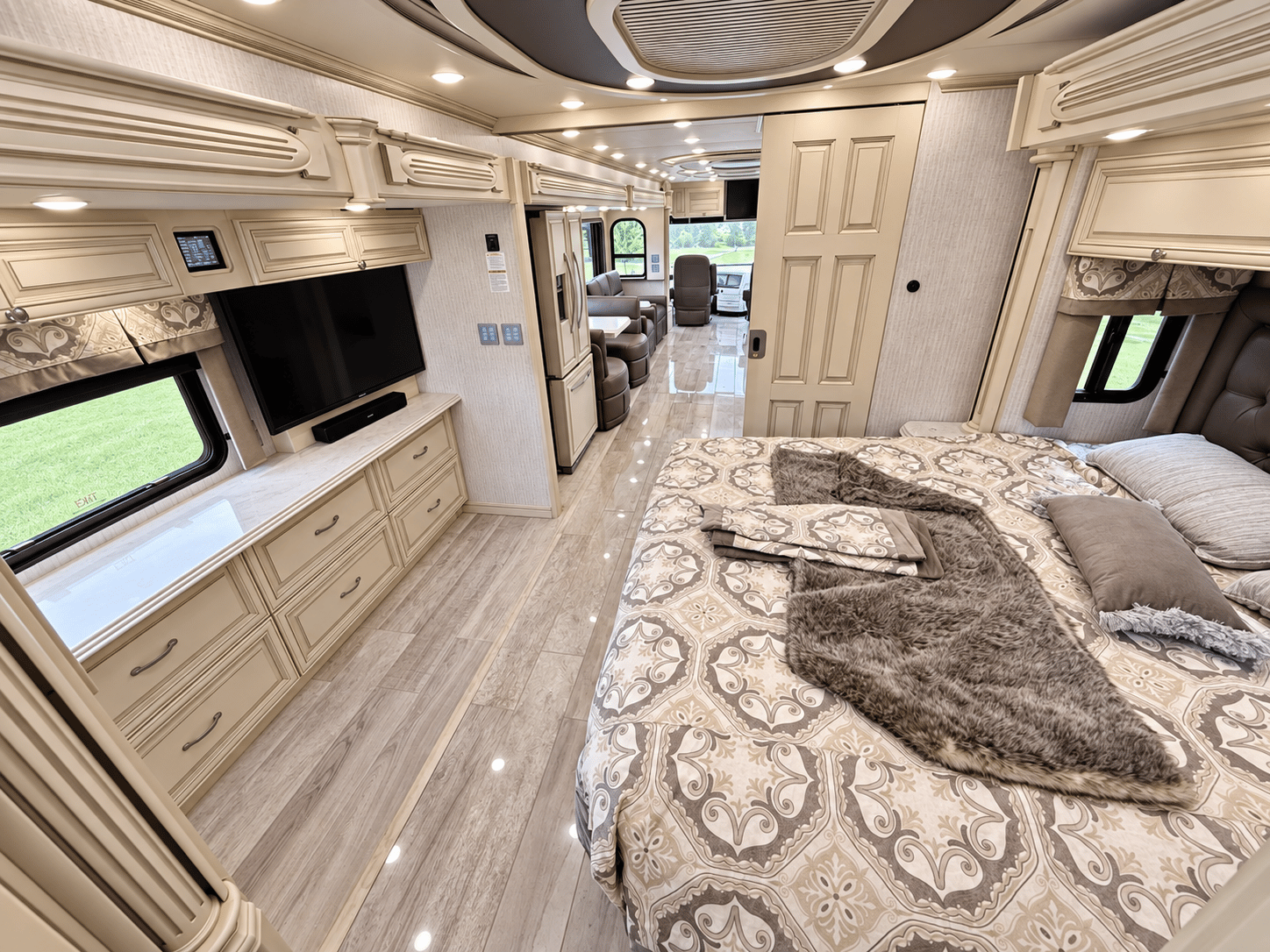 2019 Newmar 2019 Newmar Essex - thumbnail 34