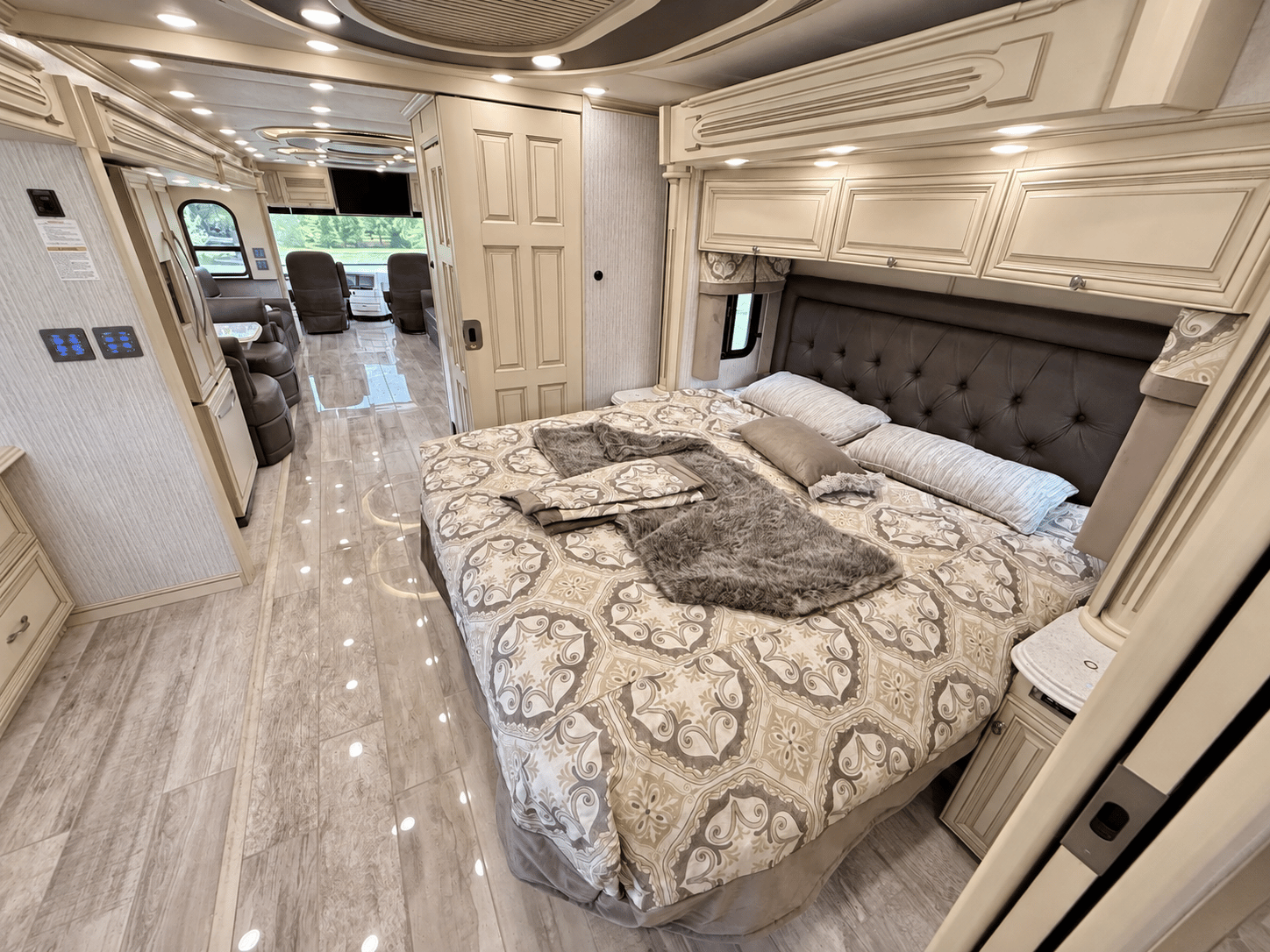 2019 Newmar 2019 Newmar Essex - thumbnail 35