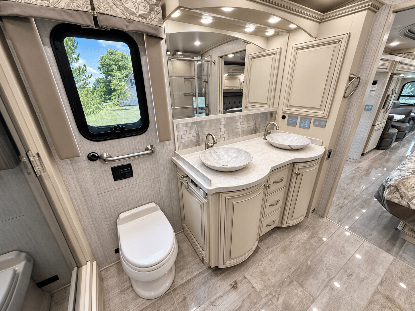 2019 Newmar 2019 Newmar Essex - thumbnail 45