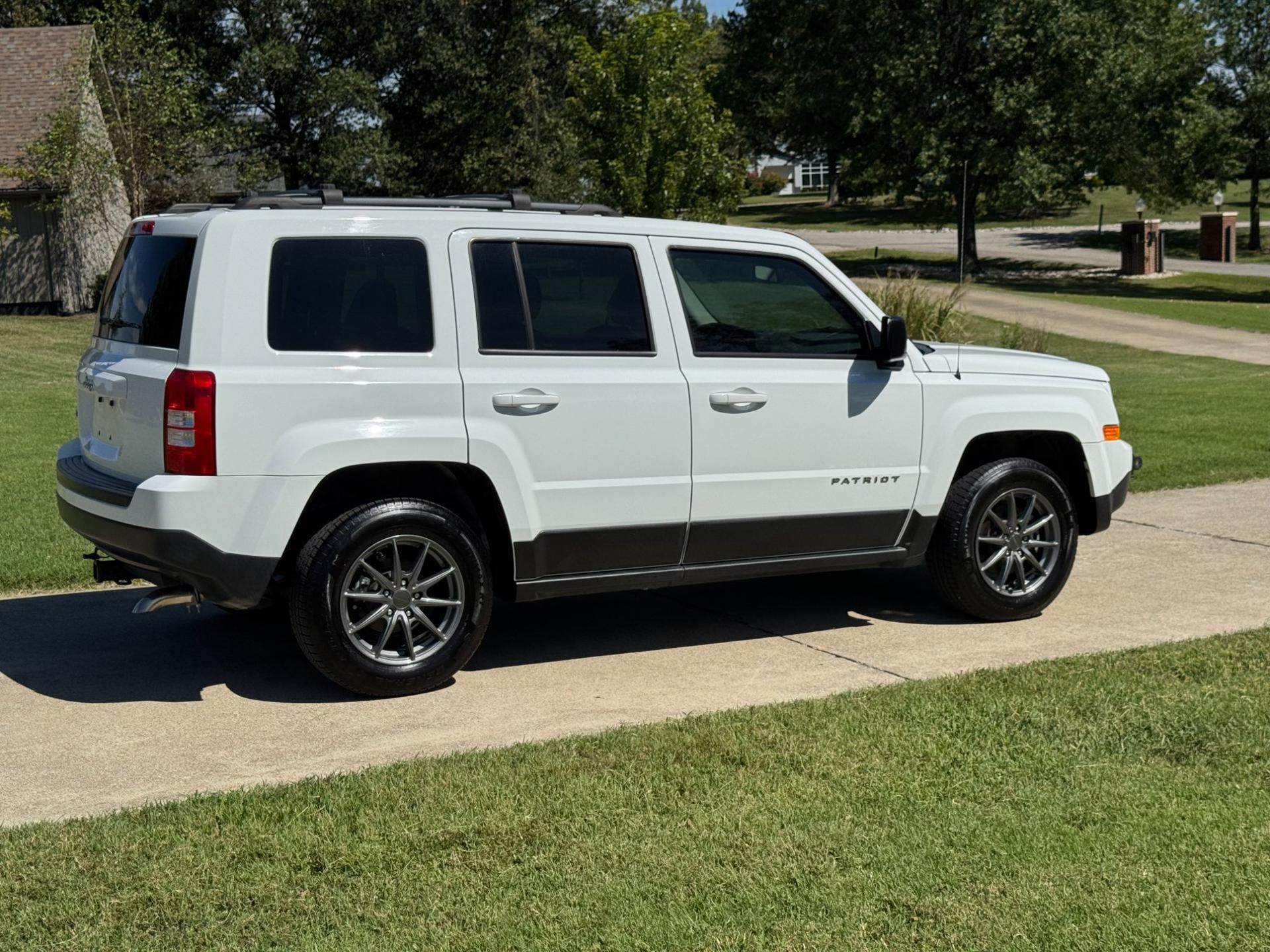 2016 Jeep  2016 Jeep  Patriot - thumbnail 3