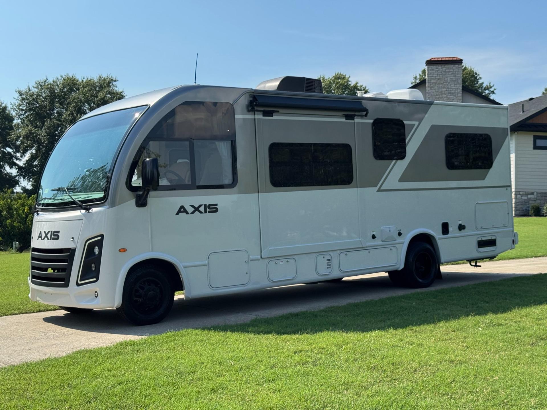 2026 Thor Motor Coach 2026 Thor Motor Coach Axis - thumbnail 8