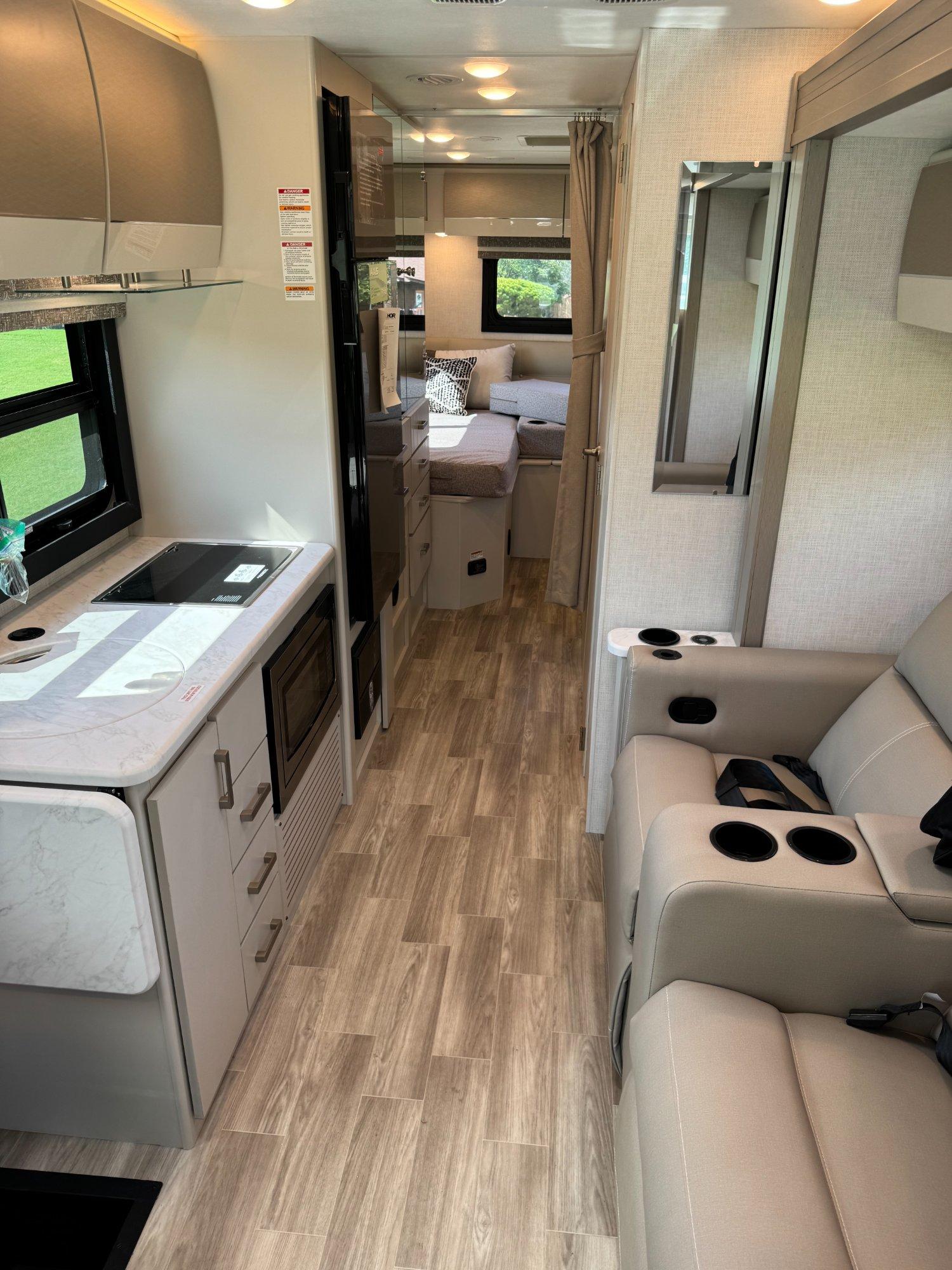 2026 Thor Motor Coach 2026 Thor Motor Coach Axis - thumbnail 23
