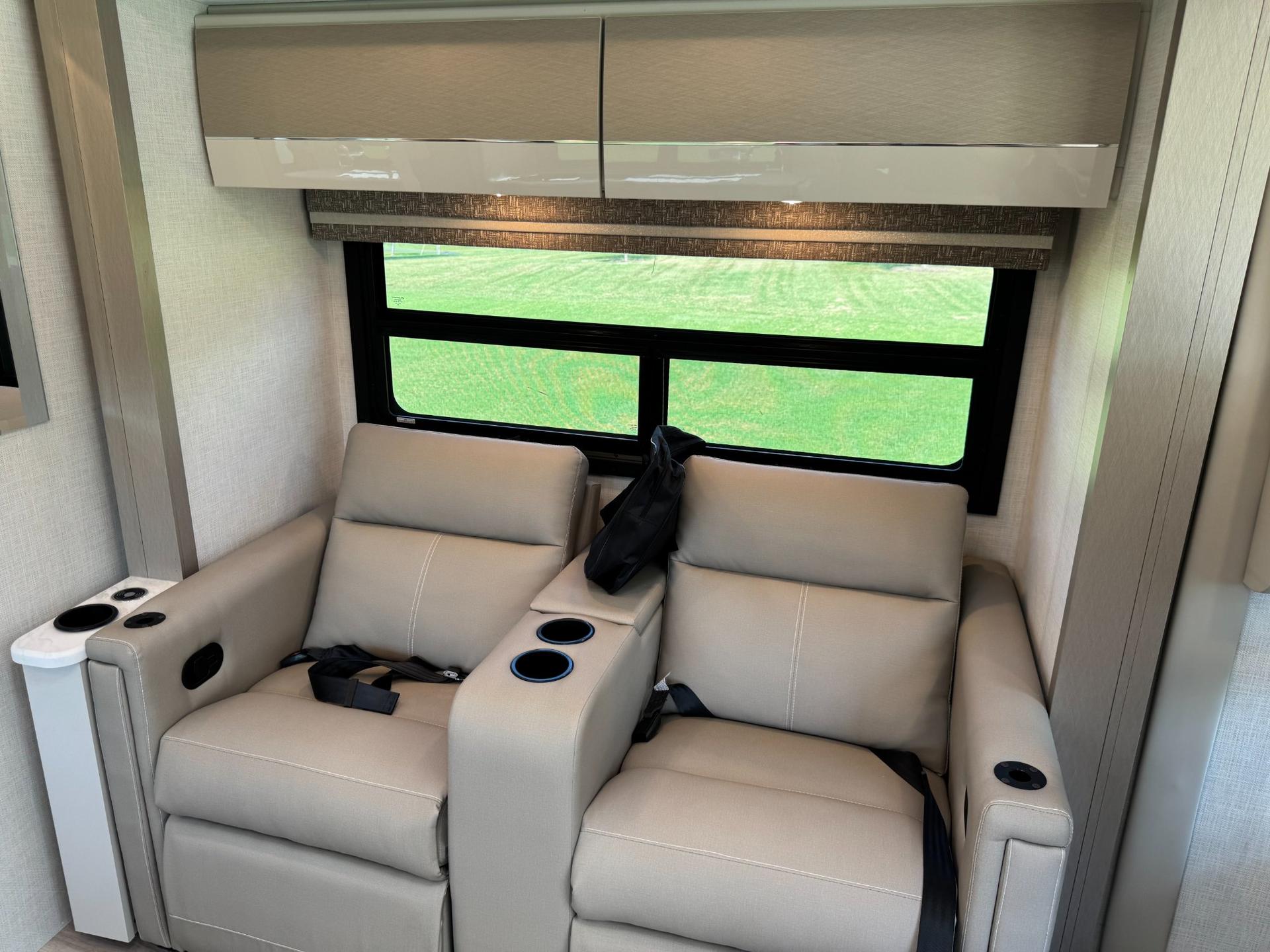 2026 Thor Motor Coach 2026 Thor Motor Coach Axis - thumbnail 28