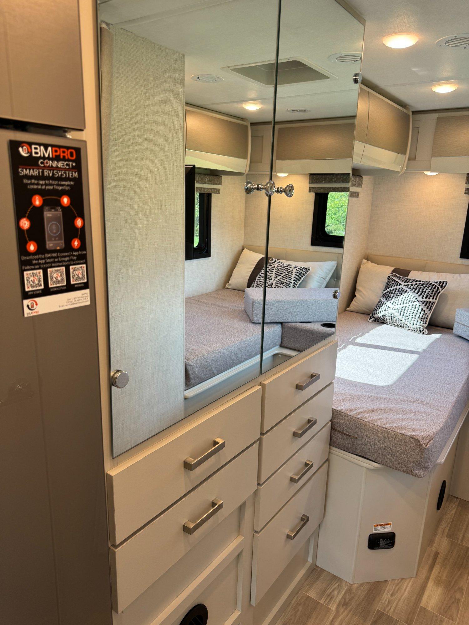 2026 Thor Motor Coach 2026 Thor Motor Coach Axis - thumbnail 32