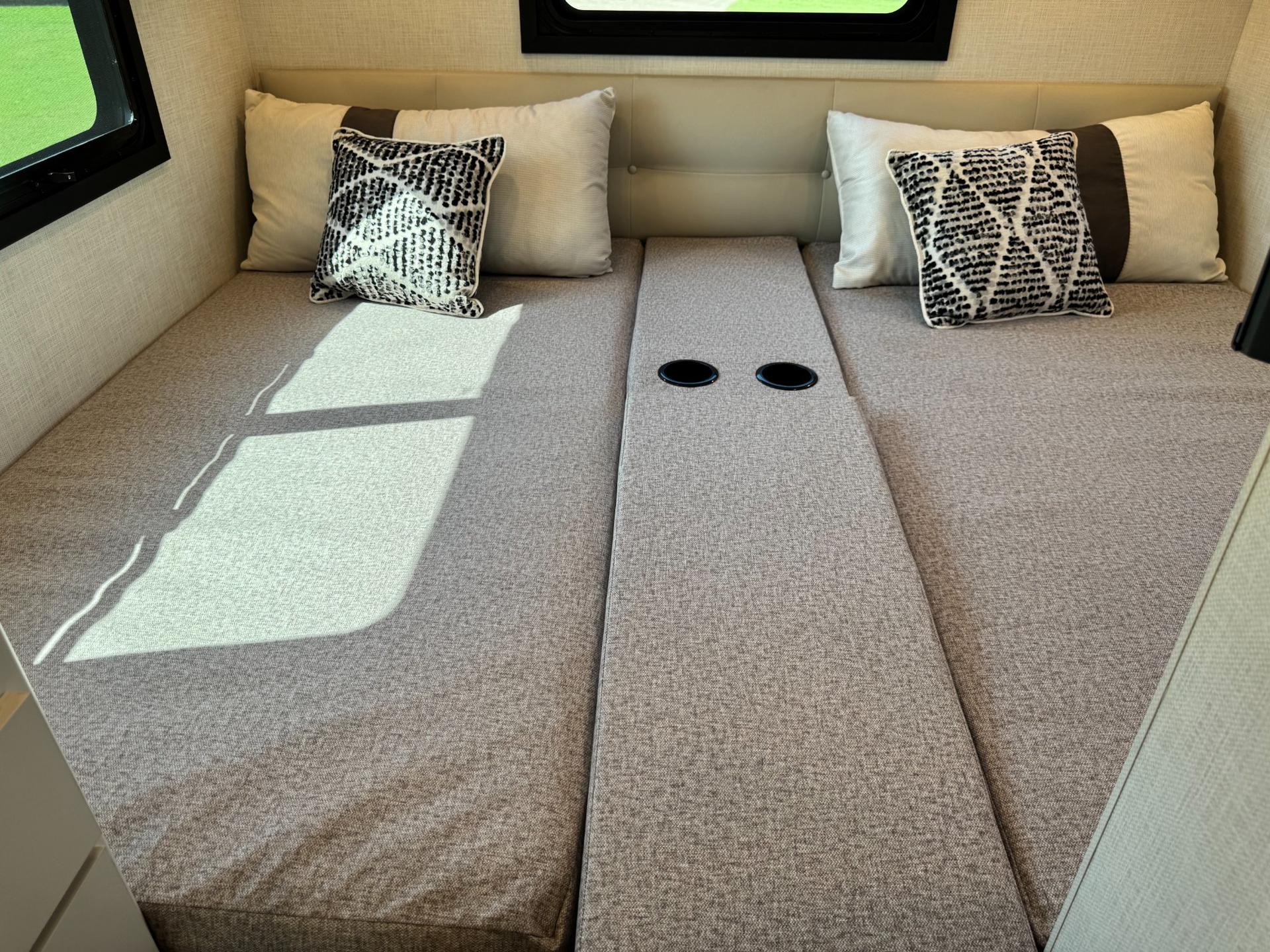 2026 Thor Motor Coach 2026 Thor Motor Coach Axis - thumbnail 34