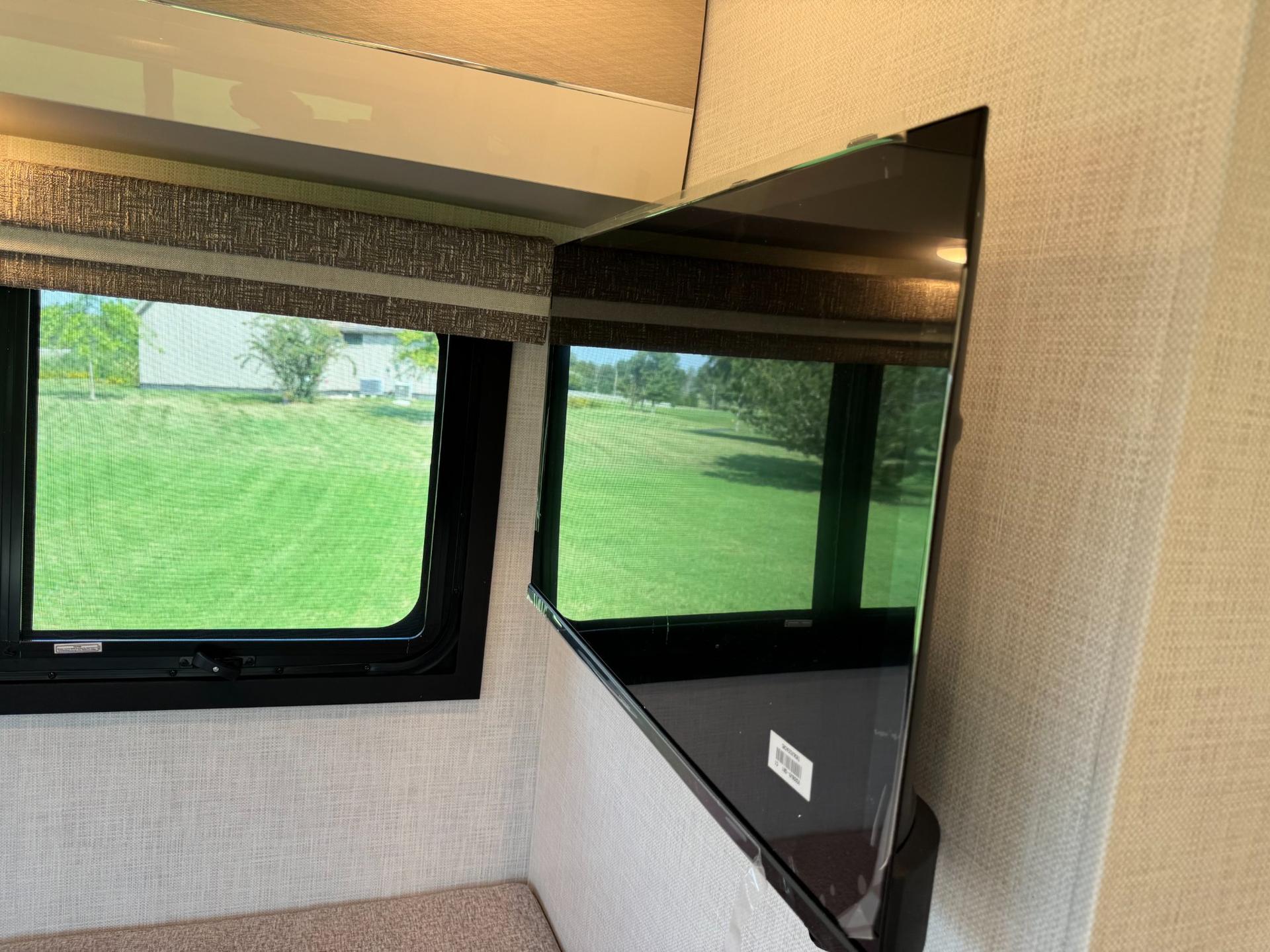 2026 Thor Motor Coach 2026 Thor Motor Coach Axis - thumbnail 37