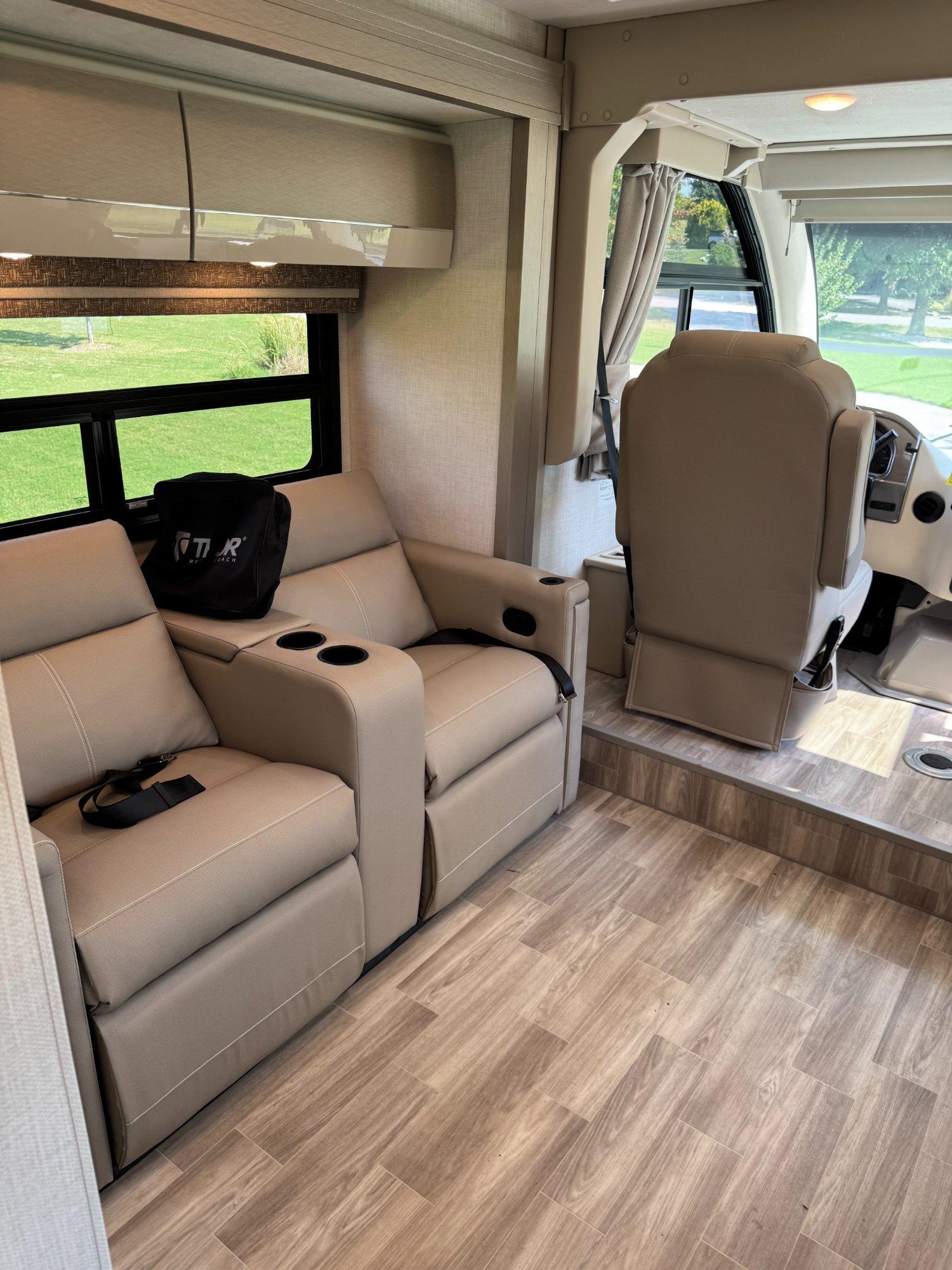 2026 Thor Motor Coach 2026 Thor Motor Coach Axis - thumbnail 41