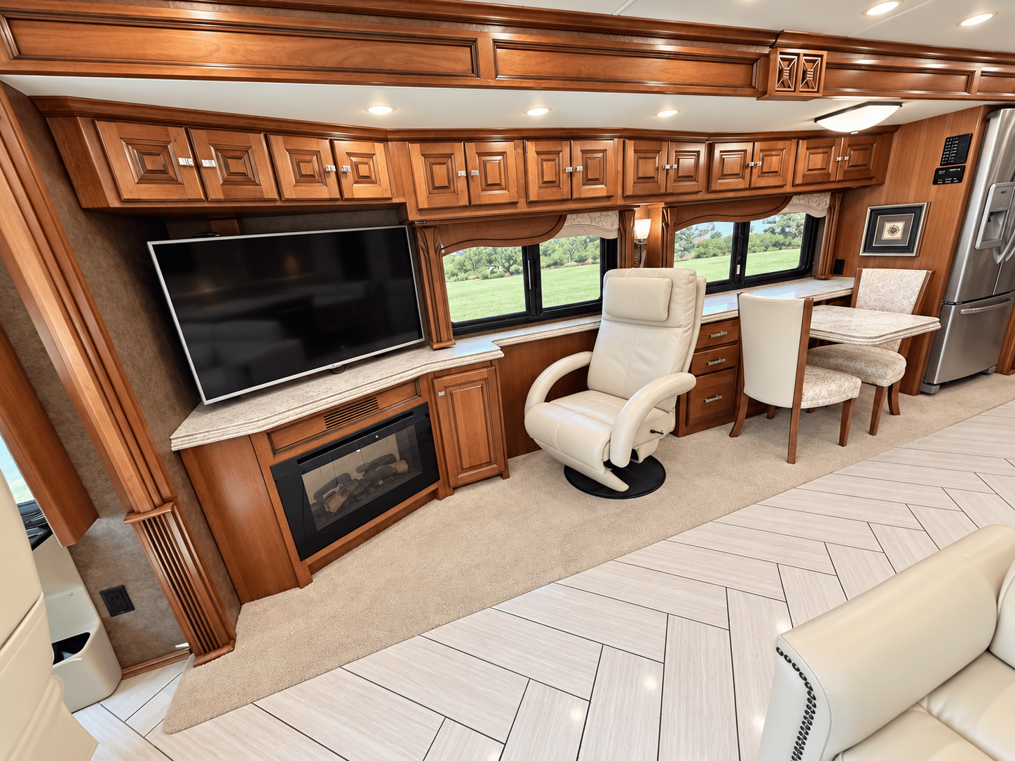 2014 Tiffin Motor Homes 2014 Tiffin Motor Homes Allegro Bus - thumbnail 14
