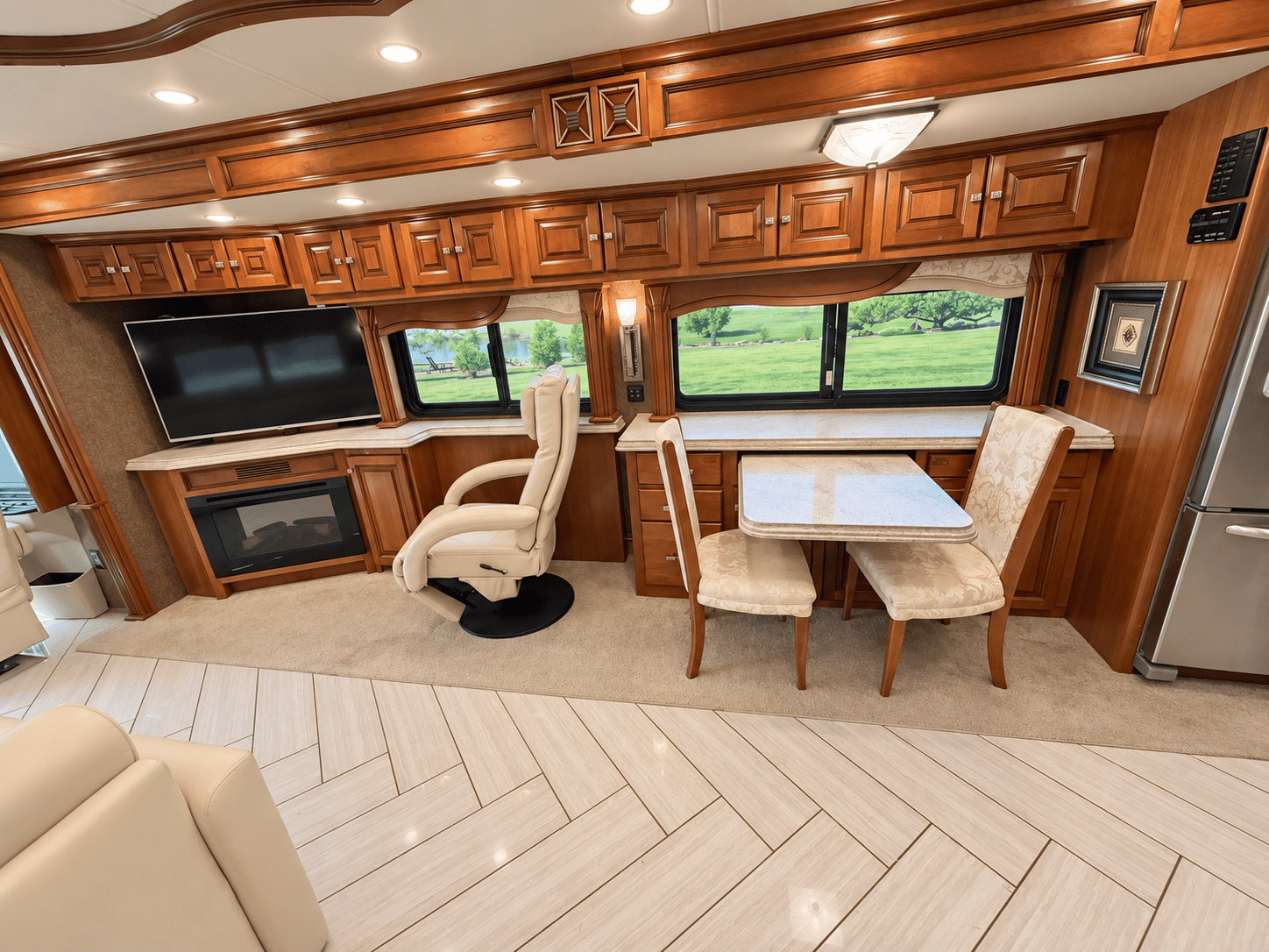 2014 Tiffin Motor Homes 2014 Tiffin Motor Homes Allegro Bus - thumbnail 18