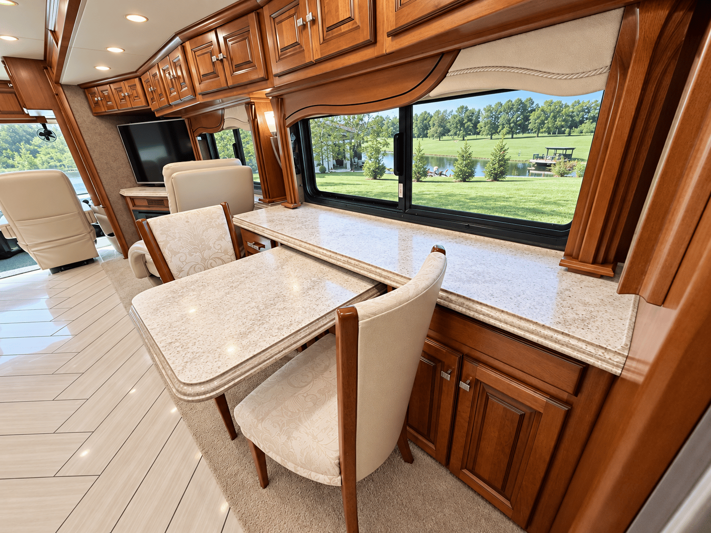 2014 Tiffin Motor Homes 2014 Tiffin Motor Homes Allegro Bus - thumbnail 22