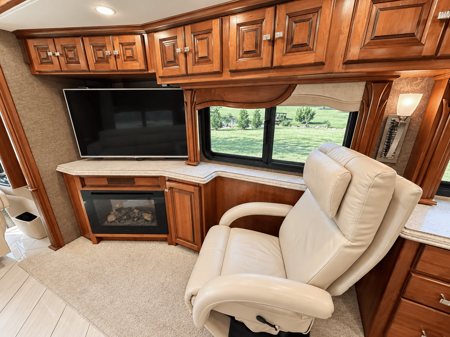 2014 Tiffin Motor Homes 2014 Tiffin Motor Homes Allegro Bus - thumbnail 23