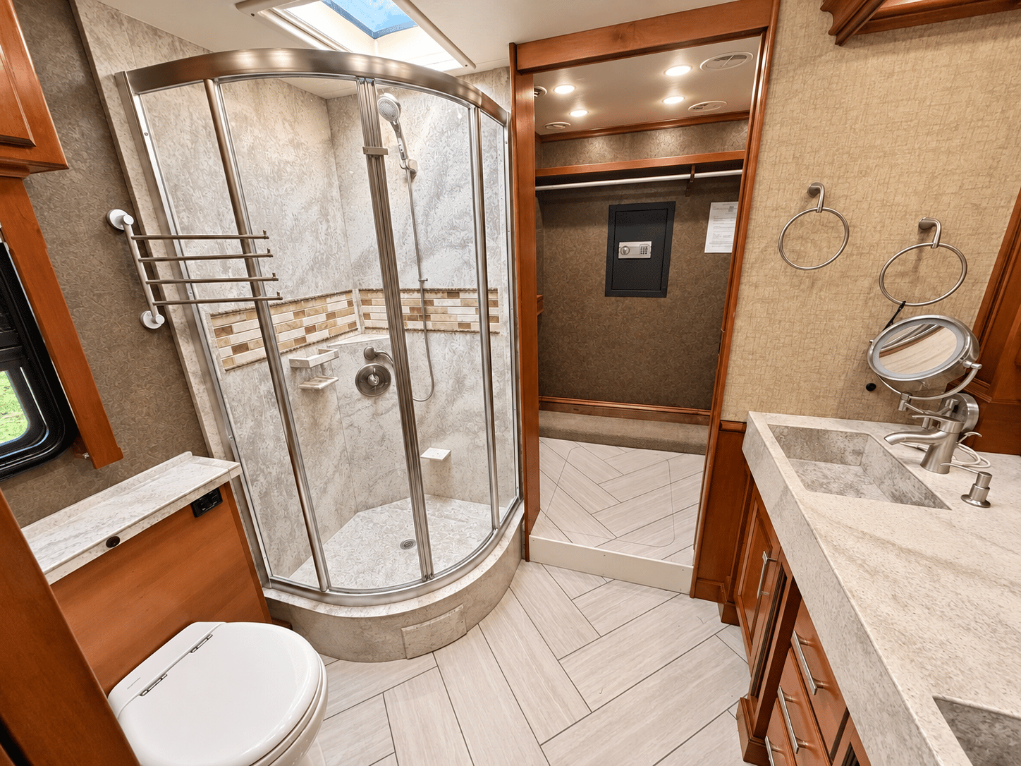 2014 Tiffin Motor Homes 2014 Tiffin Motor Homes Allegro Bus - thumbnail 31