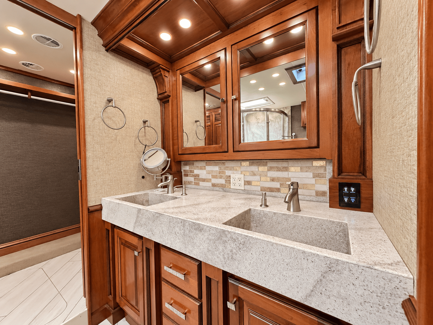 2014 Tiffin Motor Homes 2014 Tiffin Motor Homes Allegro Bus - thumbnail 34
