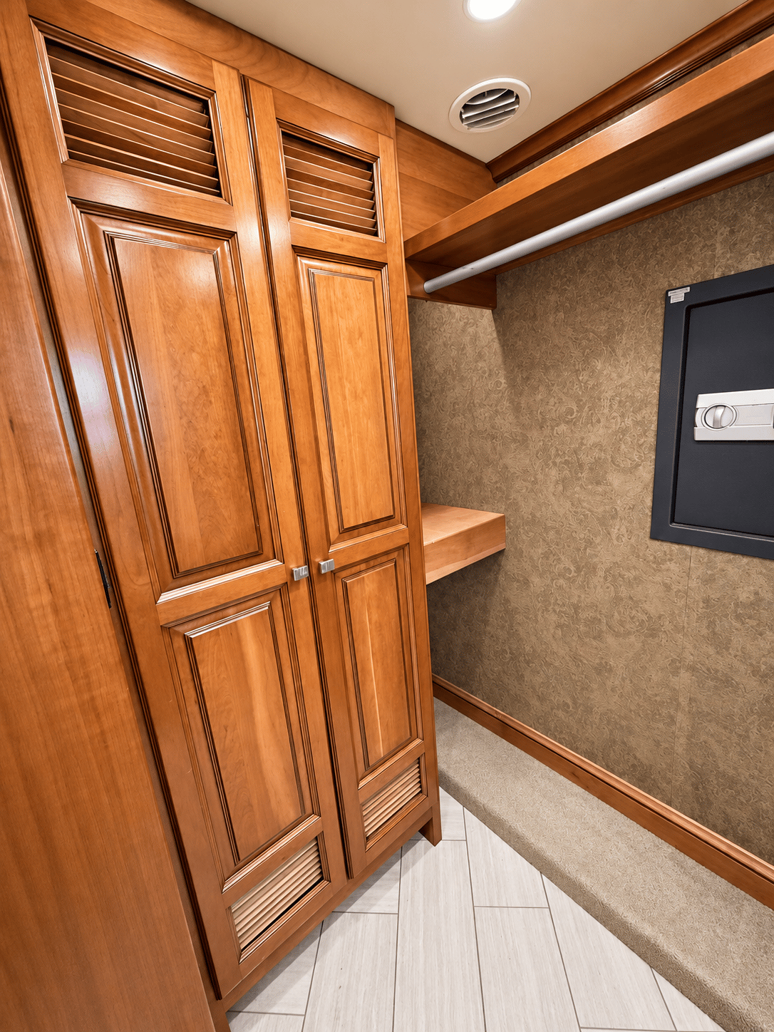 2014 Tiffin Motor Homes 2014 Tiffin Motor Homes Allegro Bus - thumbnail 37