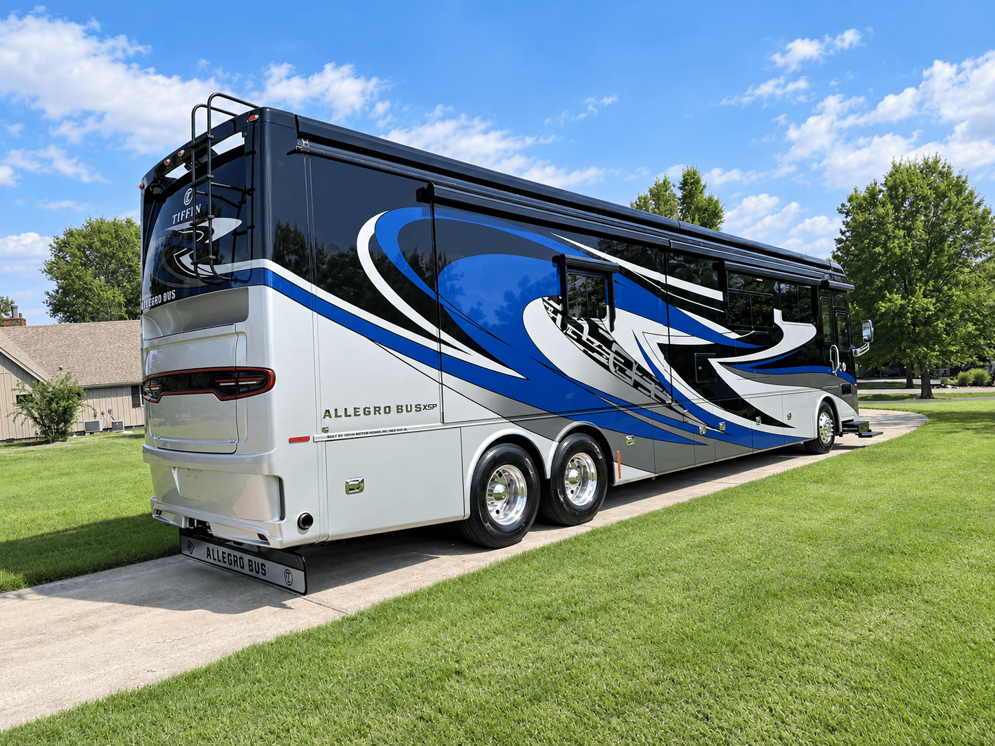 2020 Tiffin Motorhomes 2020 Tiffin Motorhomes Allegro Bus - thumbnail 3
