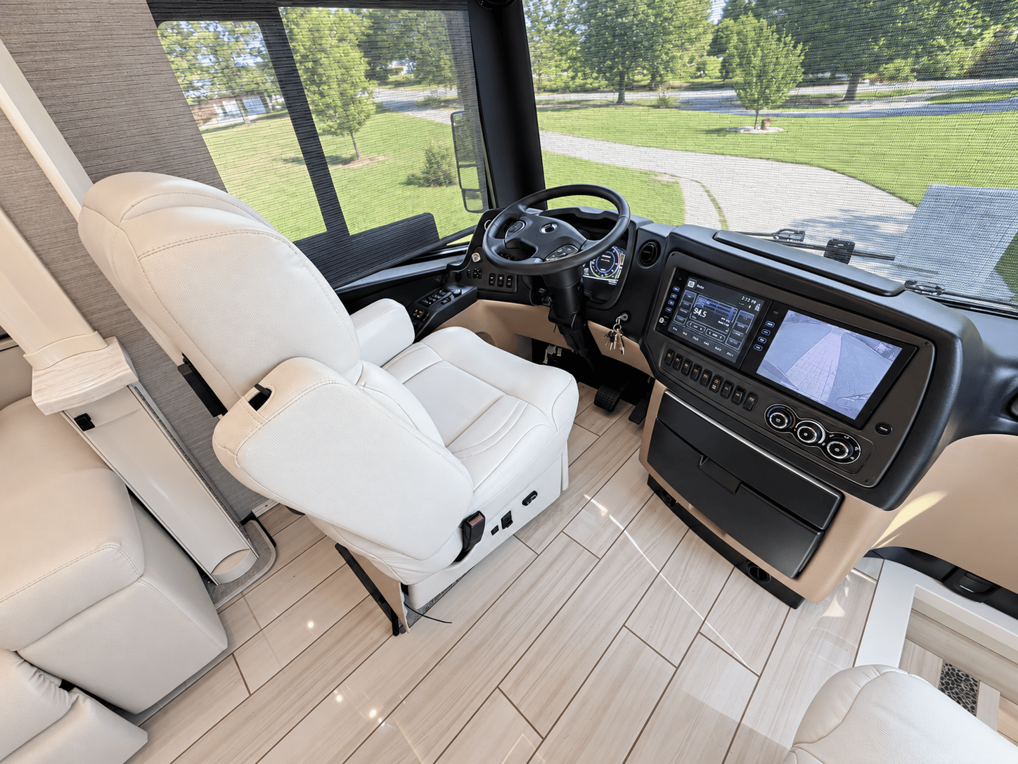 2020 Tiffin Motorhomes 2020 Tiffin Motorhomes Allegro Bus - thumbnail 10