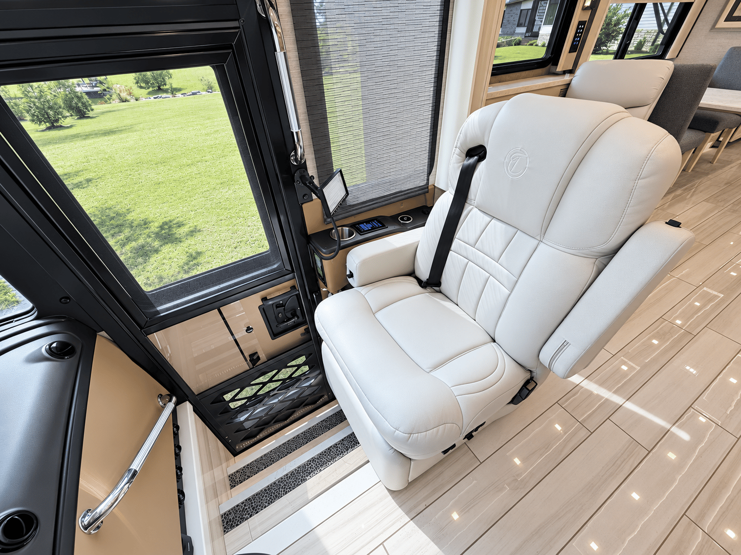 2020 Tiffin Motorhomes 2020 Tiffin Motorhomes Allegro Bus - thumbnail 15