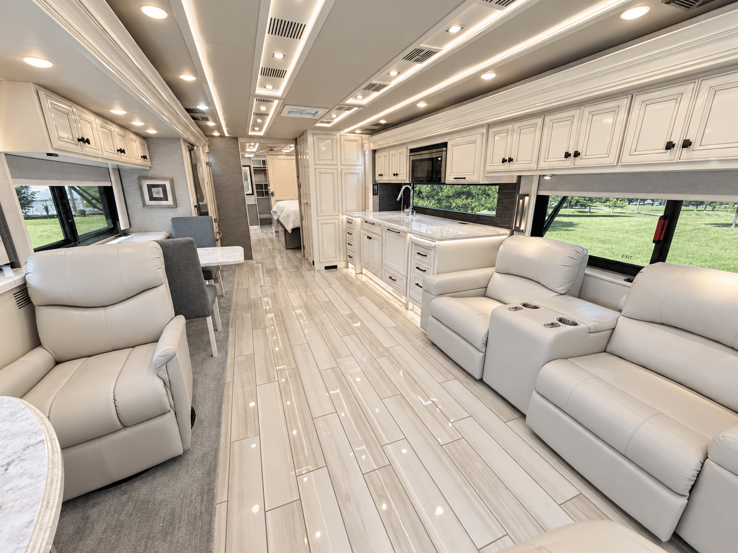 2020 Tiffin Motorhomes 2020 Tiffin Motorhomes Allegro Bus - thumbnail 17