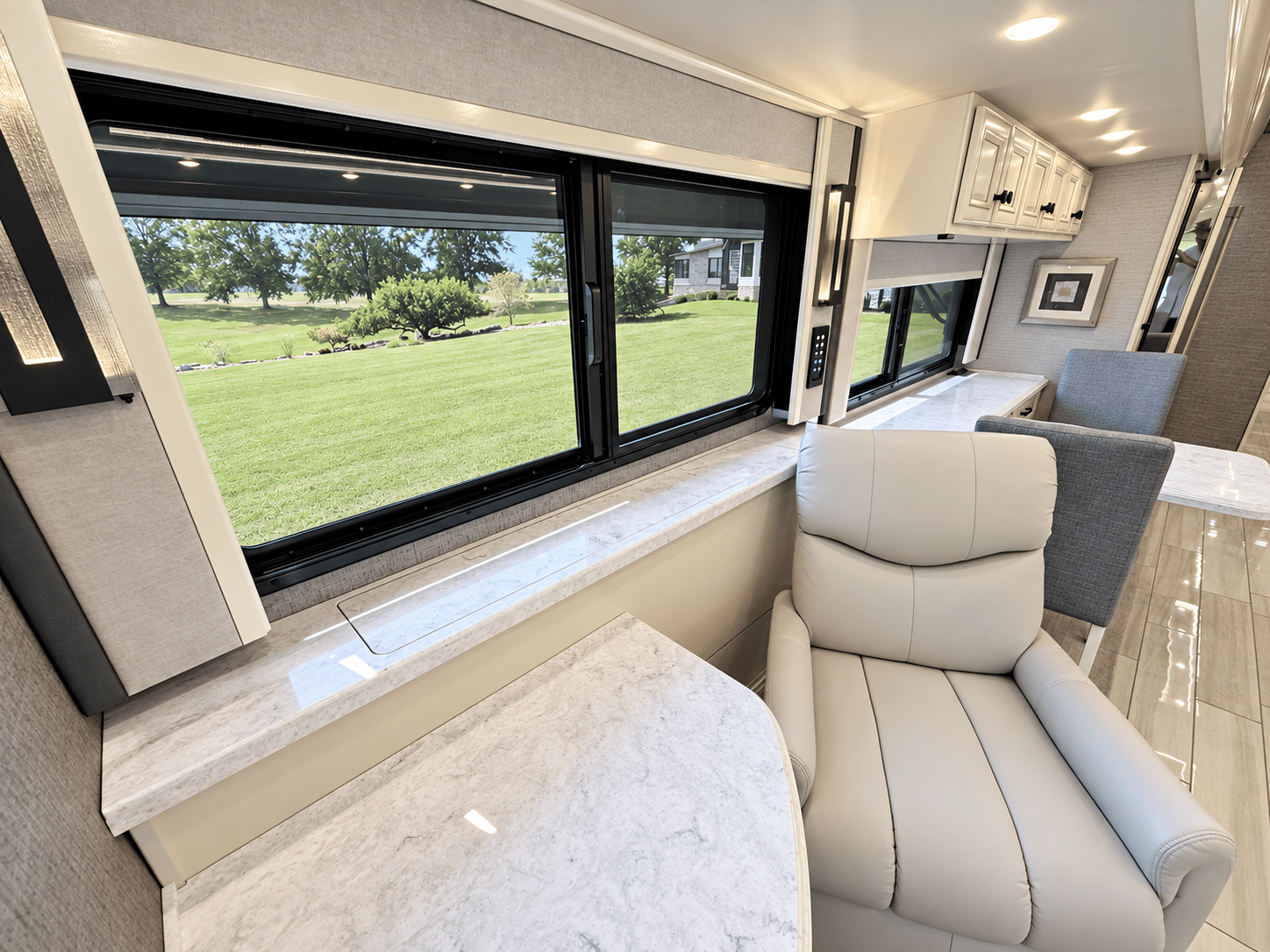 2020 Tiffin Motorhomes 2020 Tiffin Motorhomes Allegro Bus - thumbnail 21