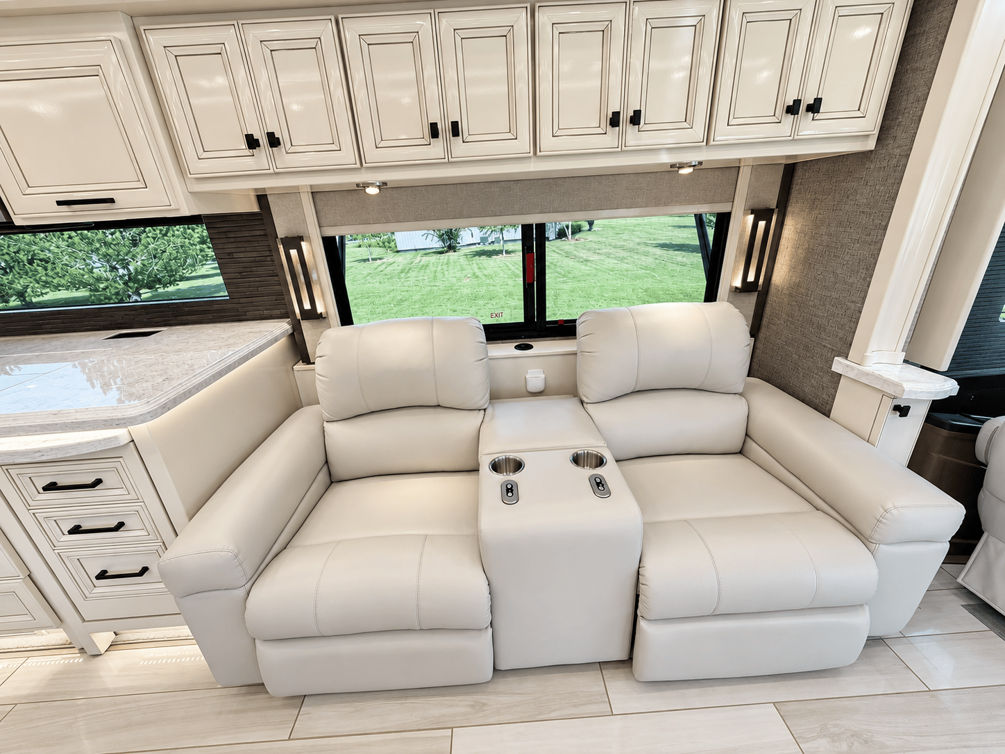 2020 Tiffin Motorhomes 2020 Tiffin Motorhomes Allegro Bus - thumbnail 23