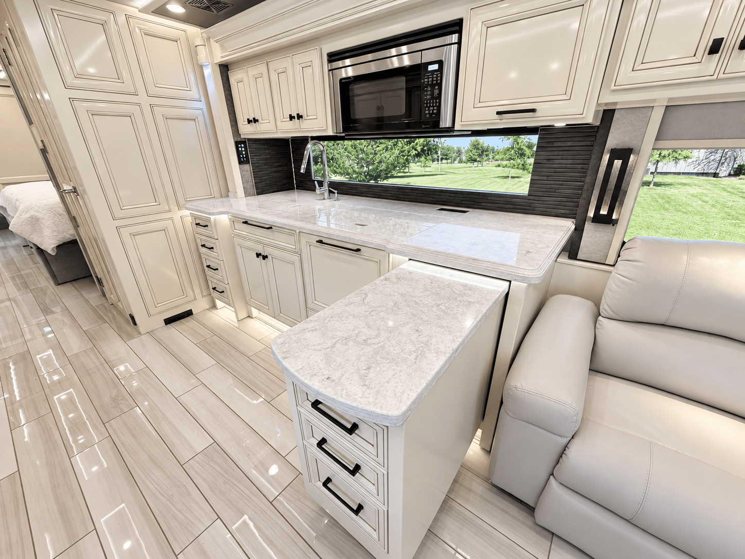 2020 Tiffin Motorhomes 2020 Tiffin Motorhomes Allegro Bus - thumbnail 25