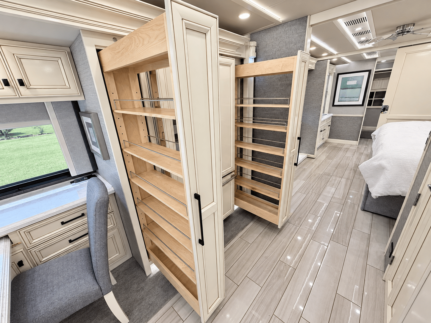2020 Tiffin Motorhomes 2020 Tiffin Motorhomes Allegro Bus - thumbnail 28