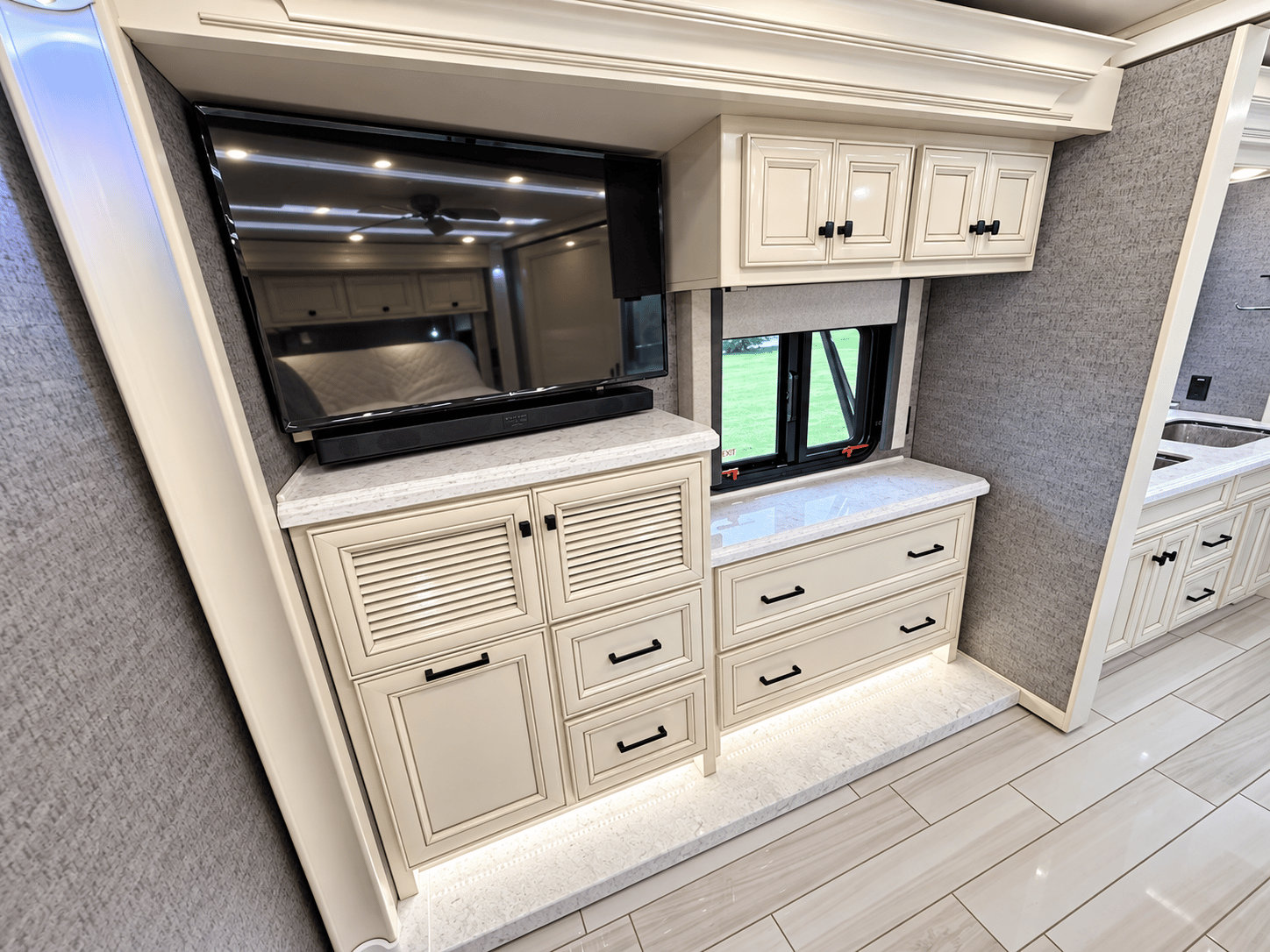 2020 Tiffin Motorhomes 2020 Tiffin Motorhomes Allegro Bus - thumbnail 36