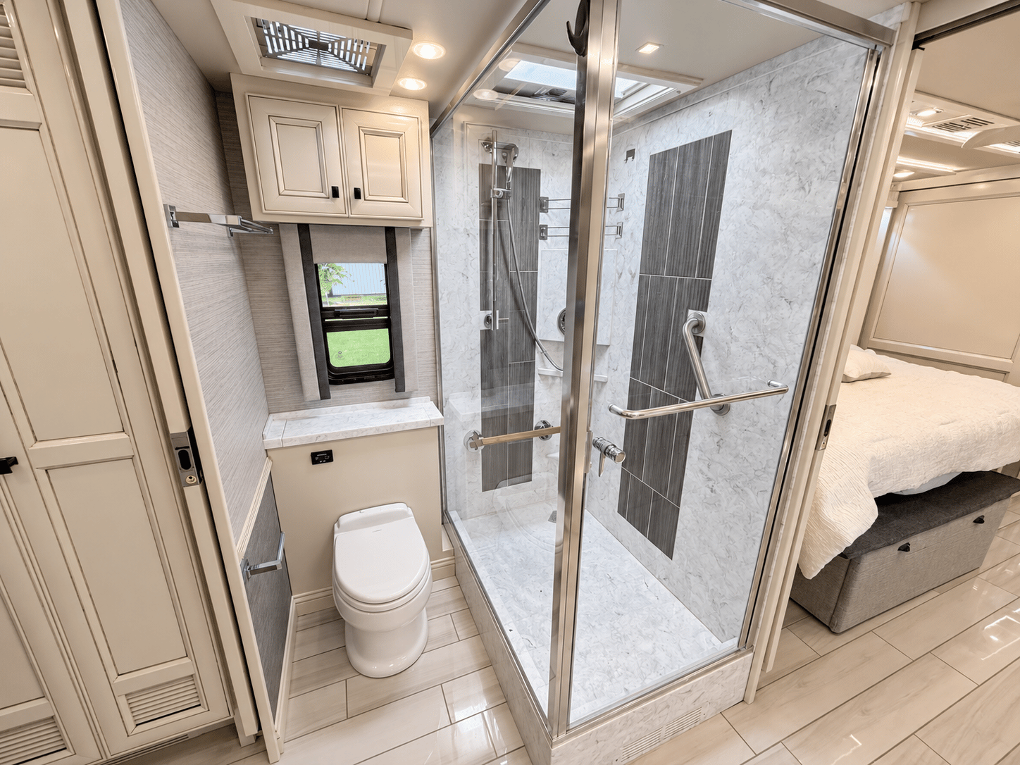 2020 Tiffin Motorhomes 2020 Tiffin Motorhomes Allegro Bus - thumbnail 42