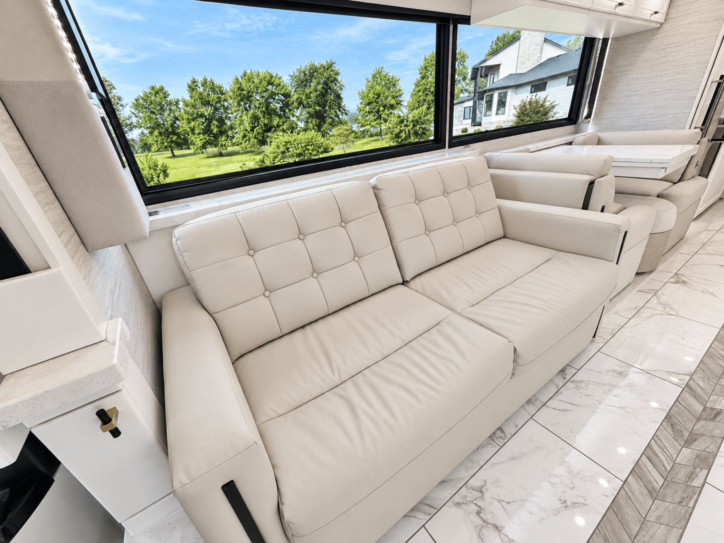 2027 Tiffin Motorhomes 2027 Tiffin Motorhomes ALLEGRO BUS - thumbnail 17
