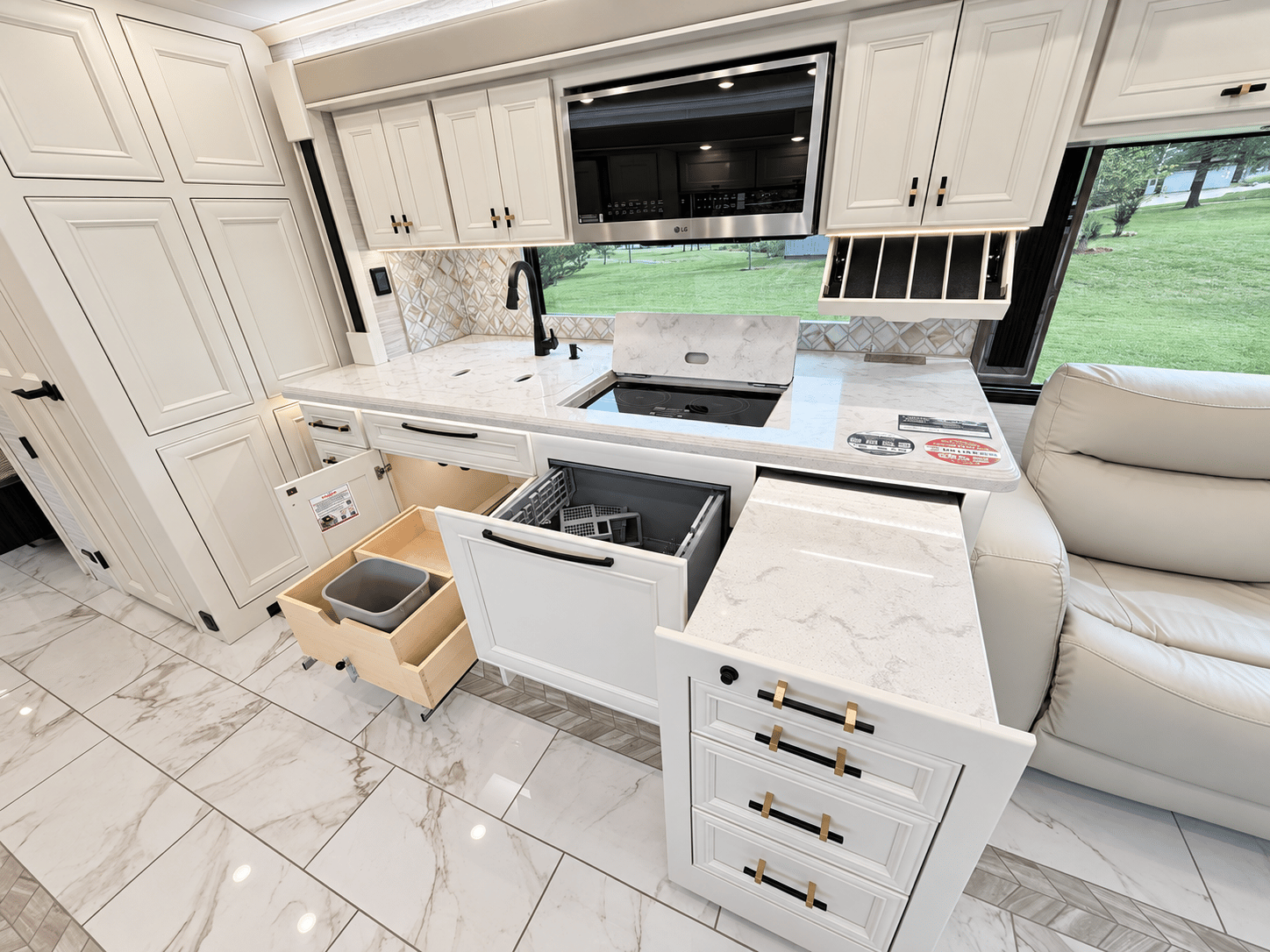 2027 Tiffin Motorhomes 2027 Tiffin Motorhomes ALLEGRO BUS - thumbnail 20