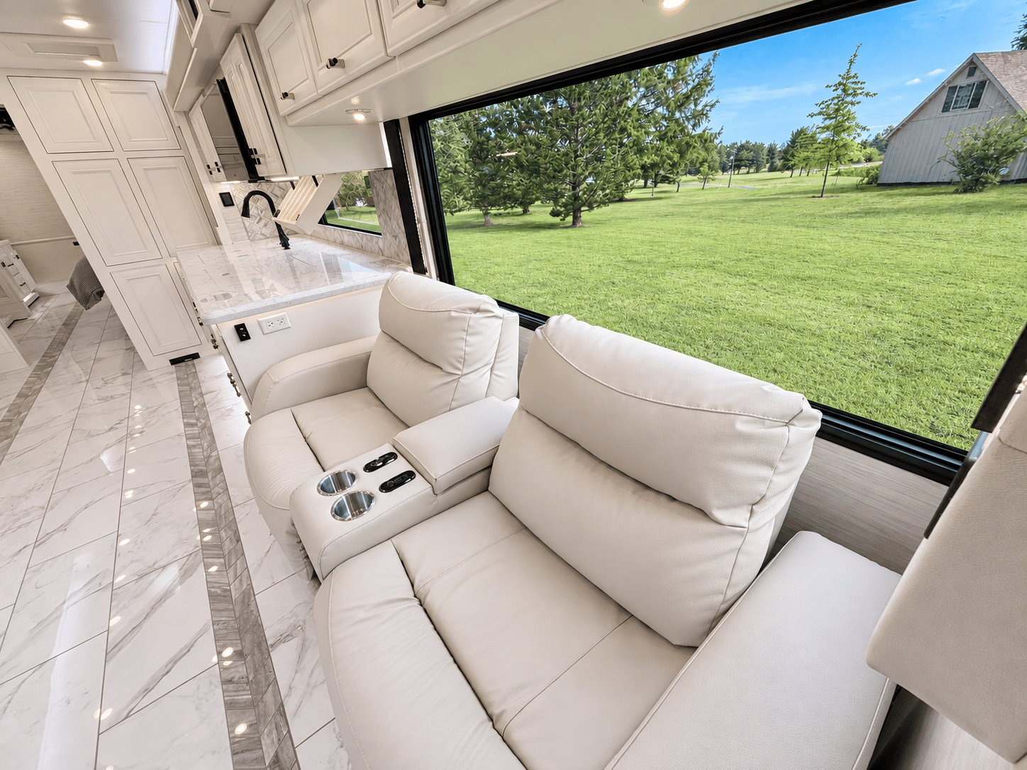 2027 Tiffin Motorhomes 2027 Tiffin Motorhomes ALLEGRO BUS - thumbnail 22