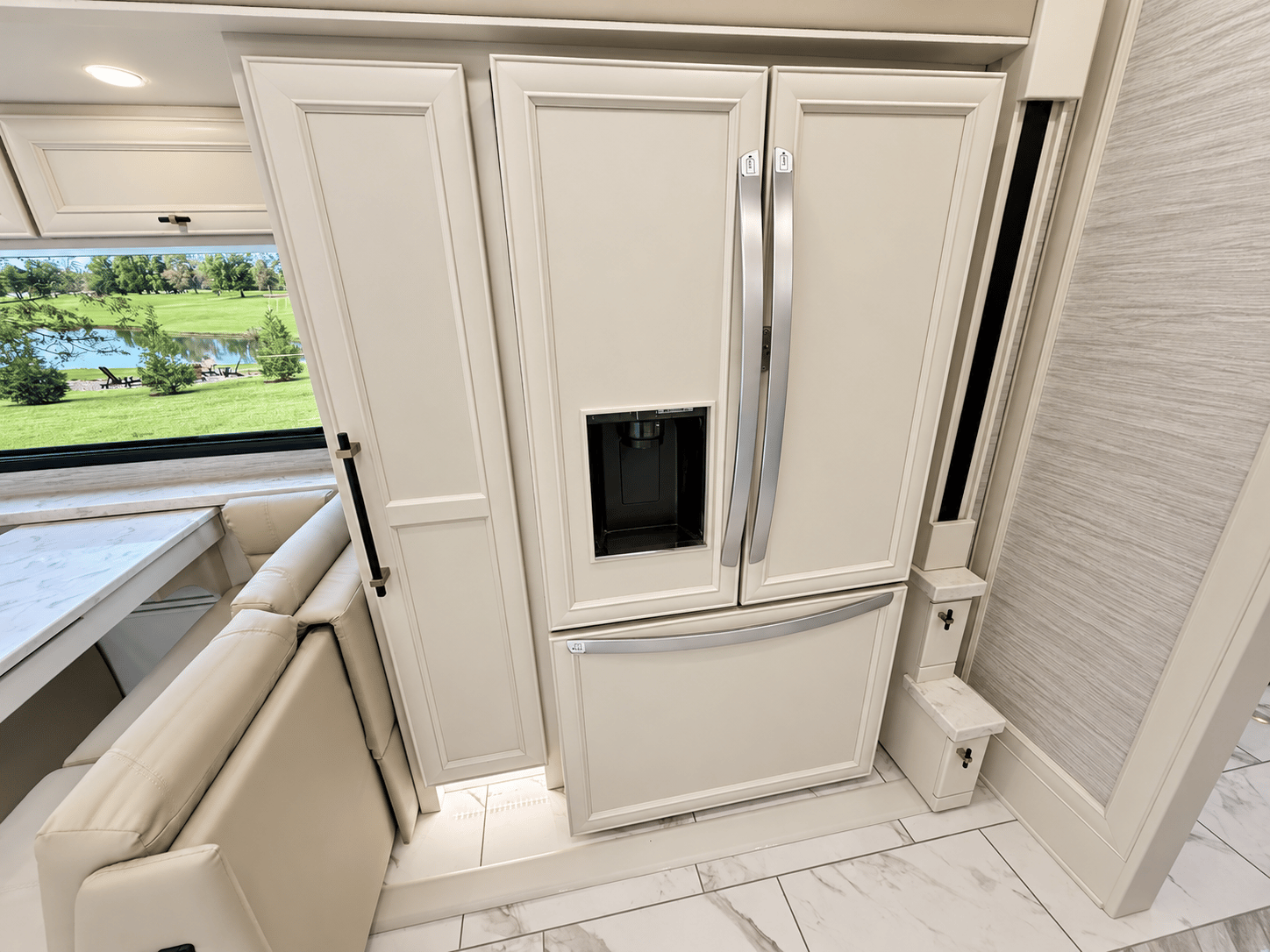 2027 Tiffin Motorhomes 2027 Tiffin Motorhomes ALLEGRO BUS - thumbnail 27