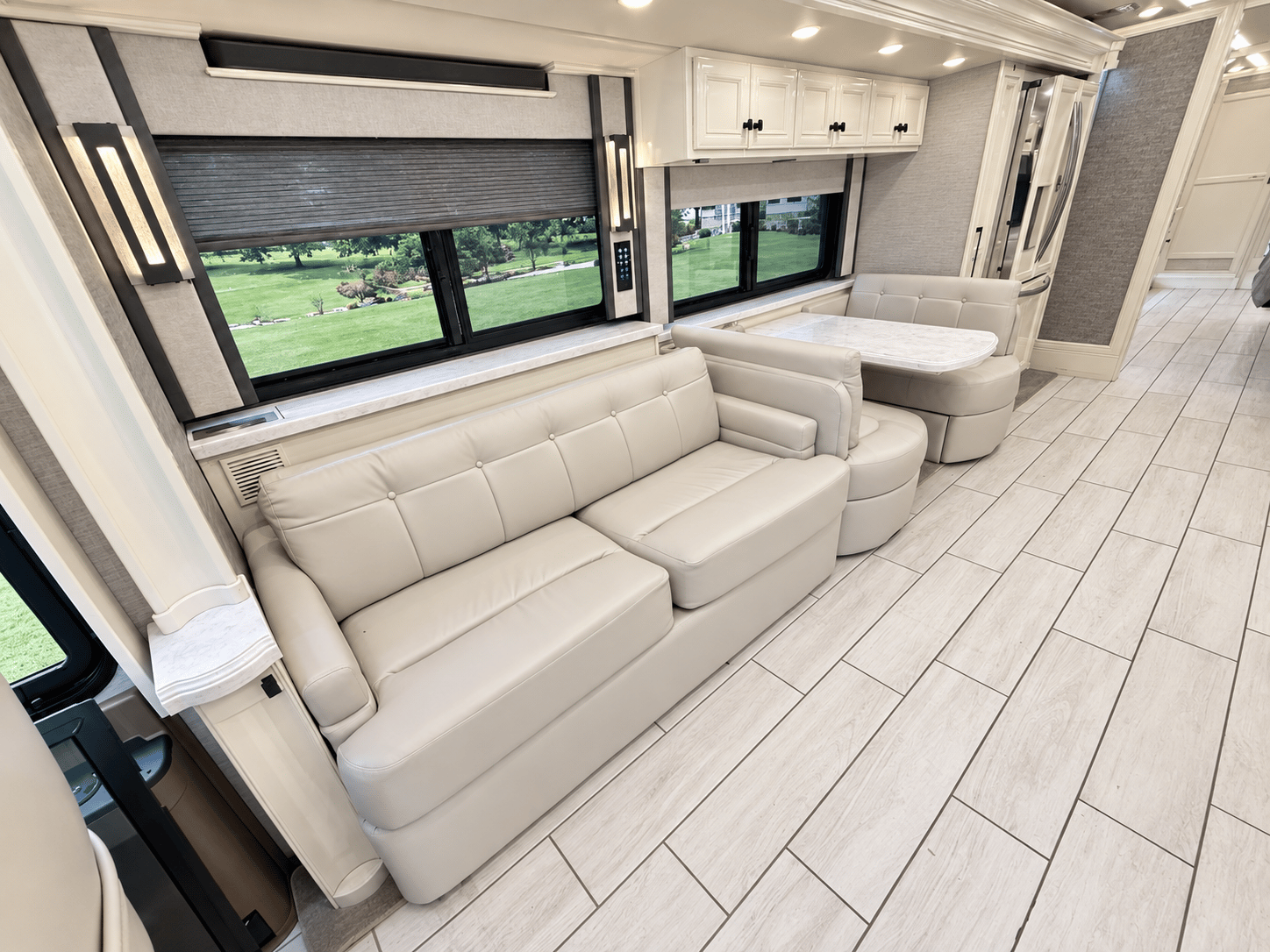 2021 TIFFIN MOTORHOMES 2021 TIFFIN MOTORHOMES Allegro Bus - thumbnail 16