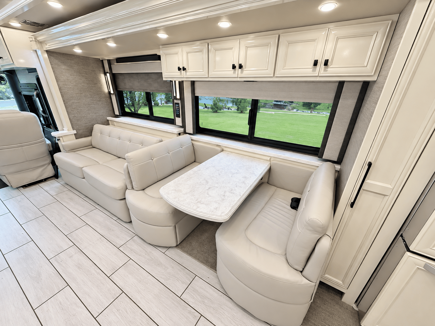 2021 TIFFIN MOTORHOMES 2021 TIFFIN MOTORHOMES Allegro Bus - thumbnail 21
