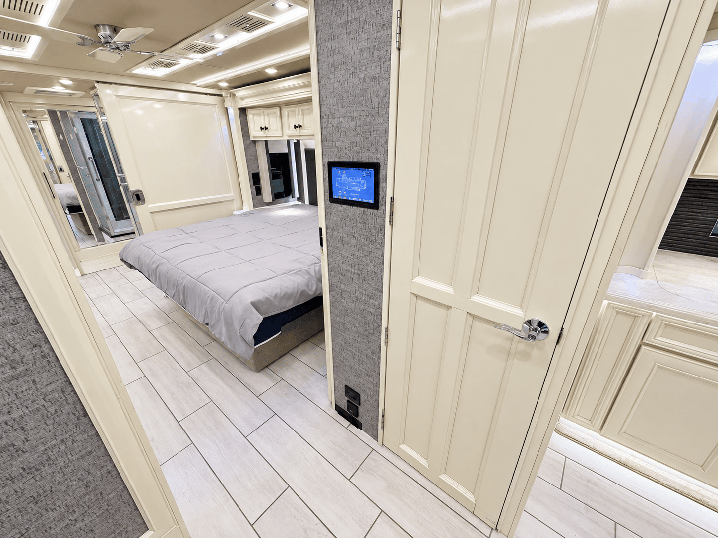 2021 TIFFIN MOTORHOMES 2021 TIFFIN MOTORHOMES Allegro Bus - thumbnail 23