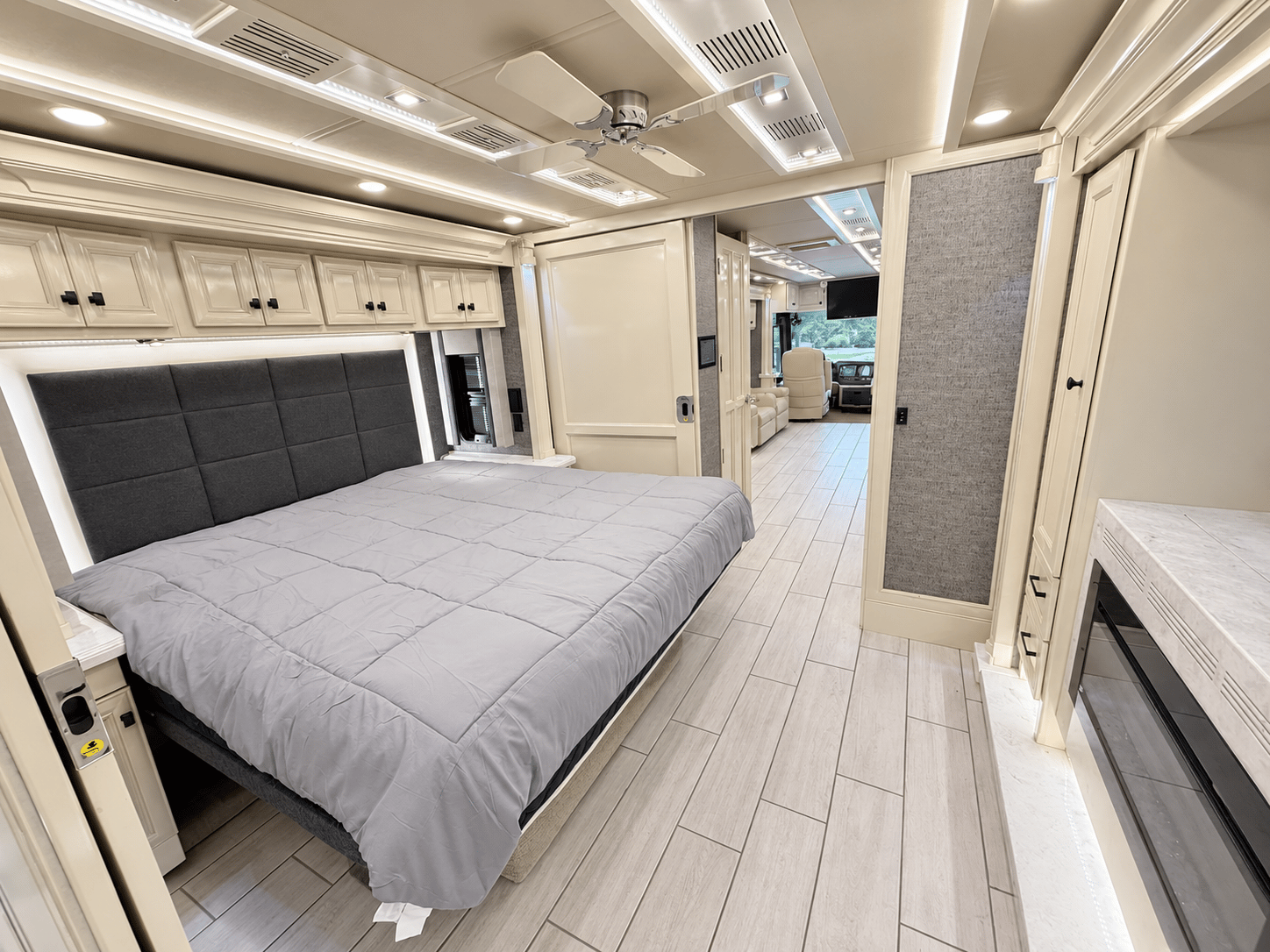 2021 TIFFIN MOTORHOMES 2021 TIFFIN MOTORHOMES Allegro Bus - thumbnail 30