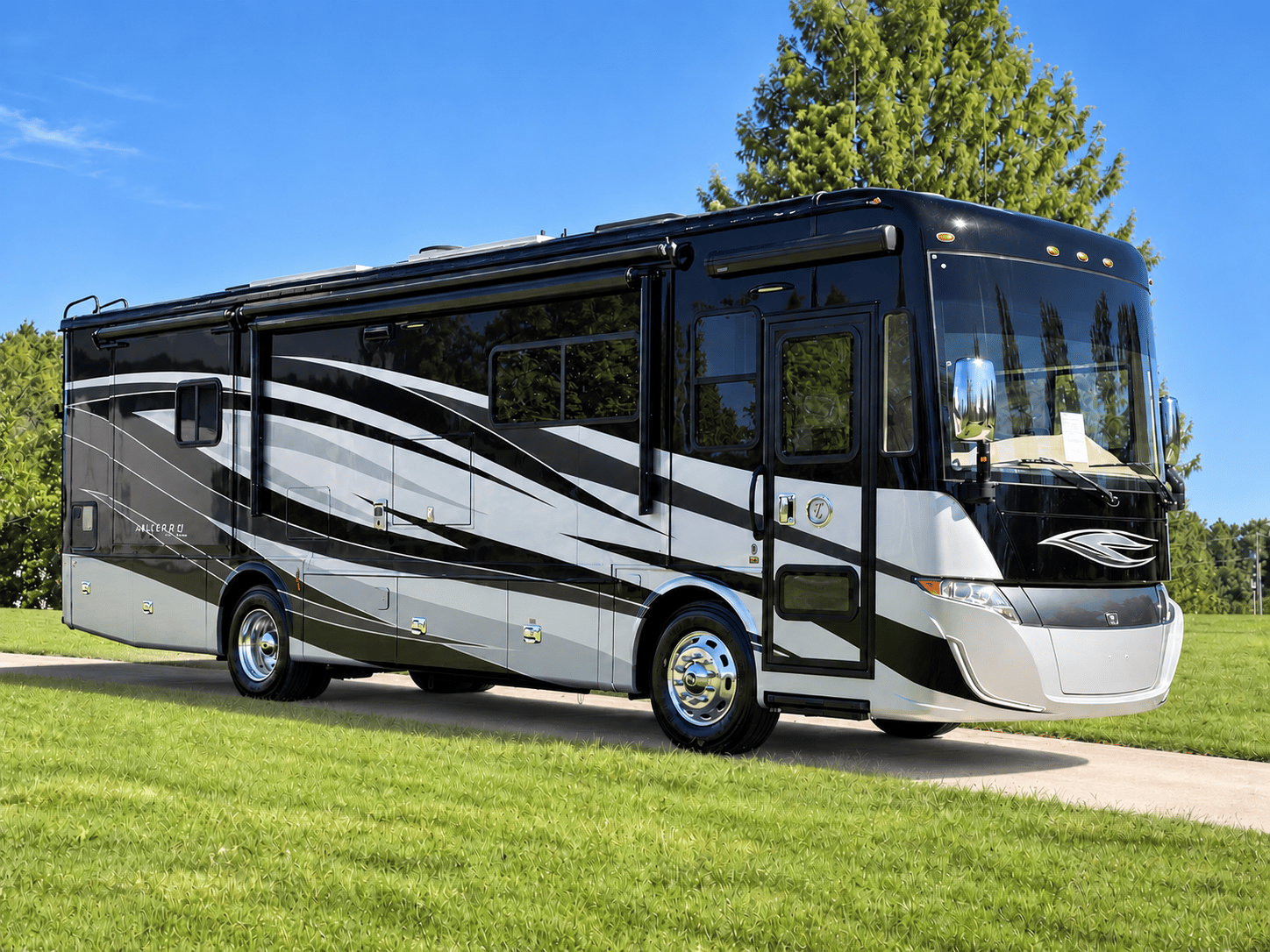 2018 Tiffin Motor Homes Allegro Red 33AA