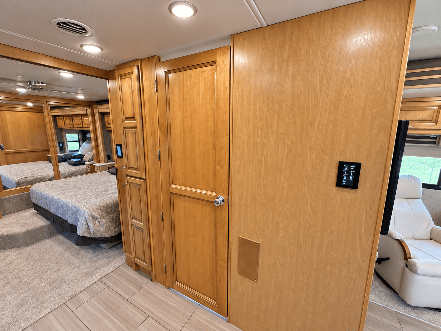 2018 Tiffin Motor Homes 2018 Tiffin Motor Homes Allegro Red - thumbnail 17