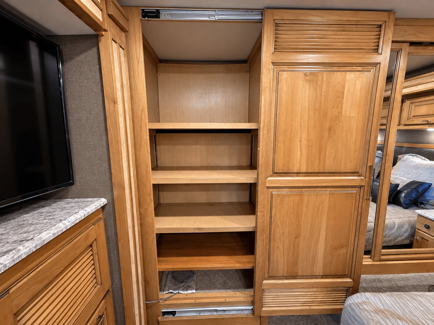 2018 Tiffin Motor Homes 2018 Tiffin Motor Homes Allegro Red - thumbnail 24