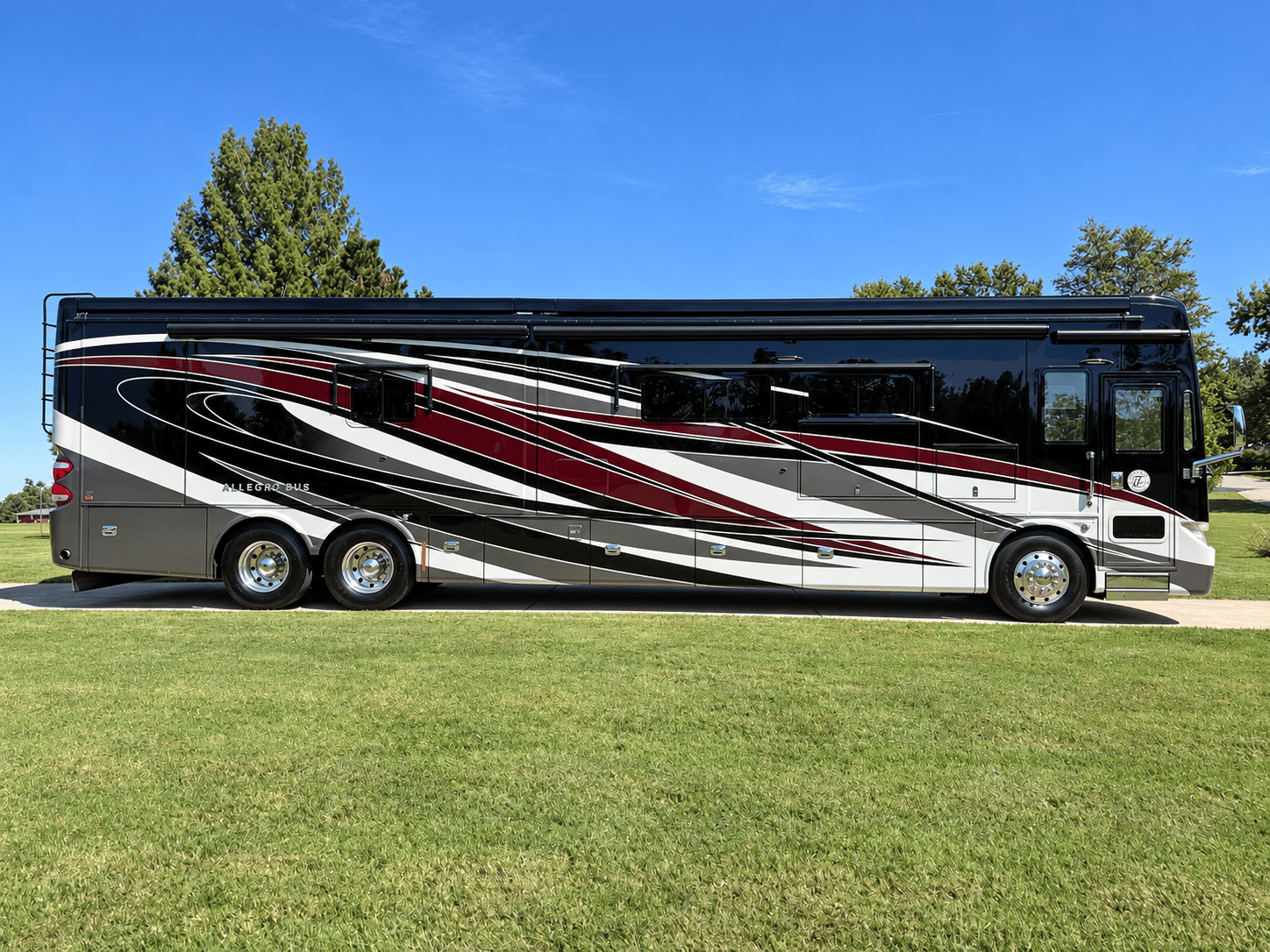 2016 Tiffin Allegro 2016 Tiffin Allegro 45 OPP - thumbnail 2